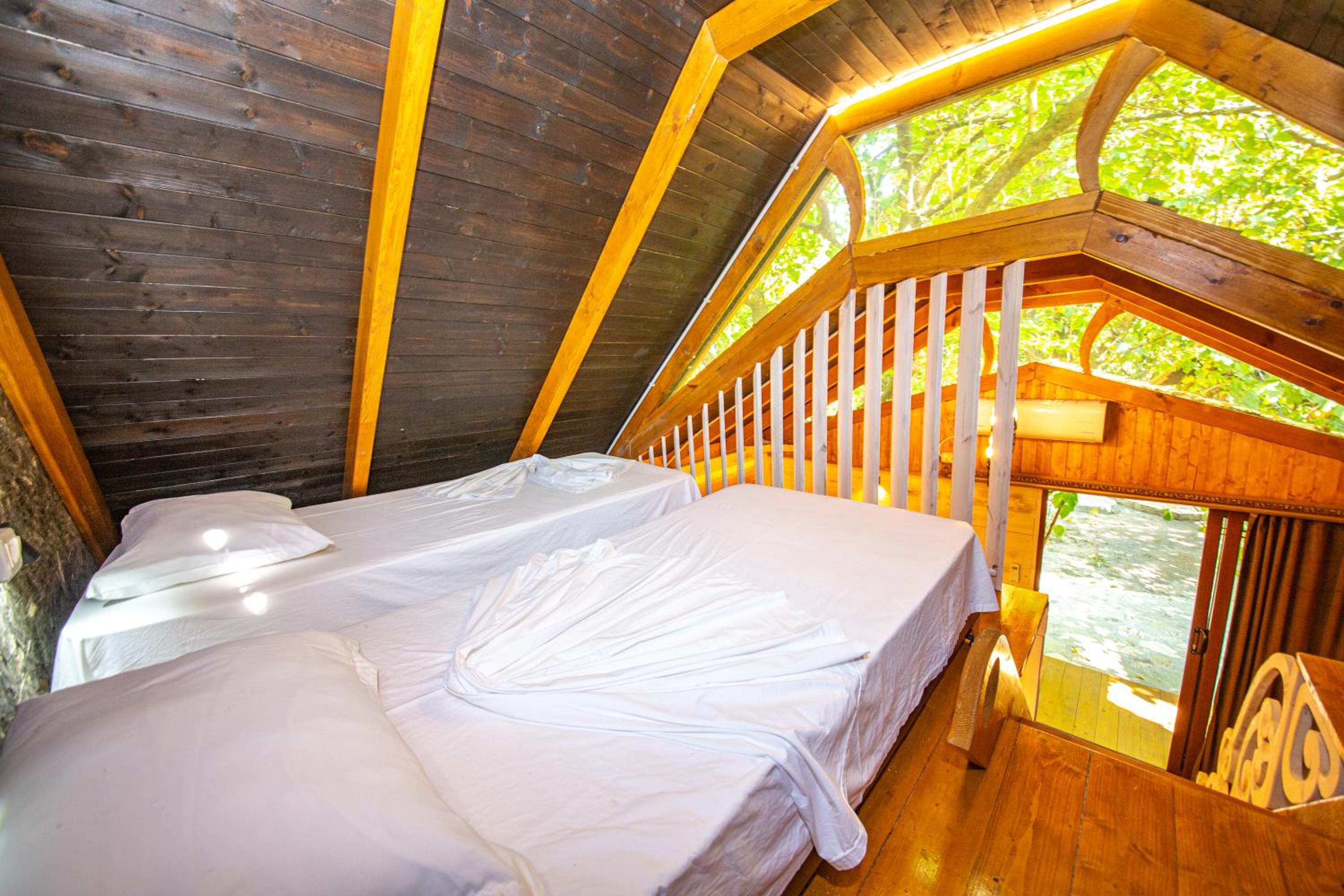 5-Bed Superior Chalet Room photo 1