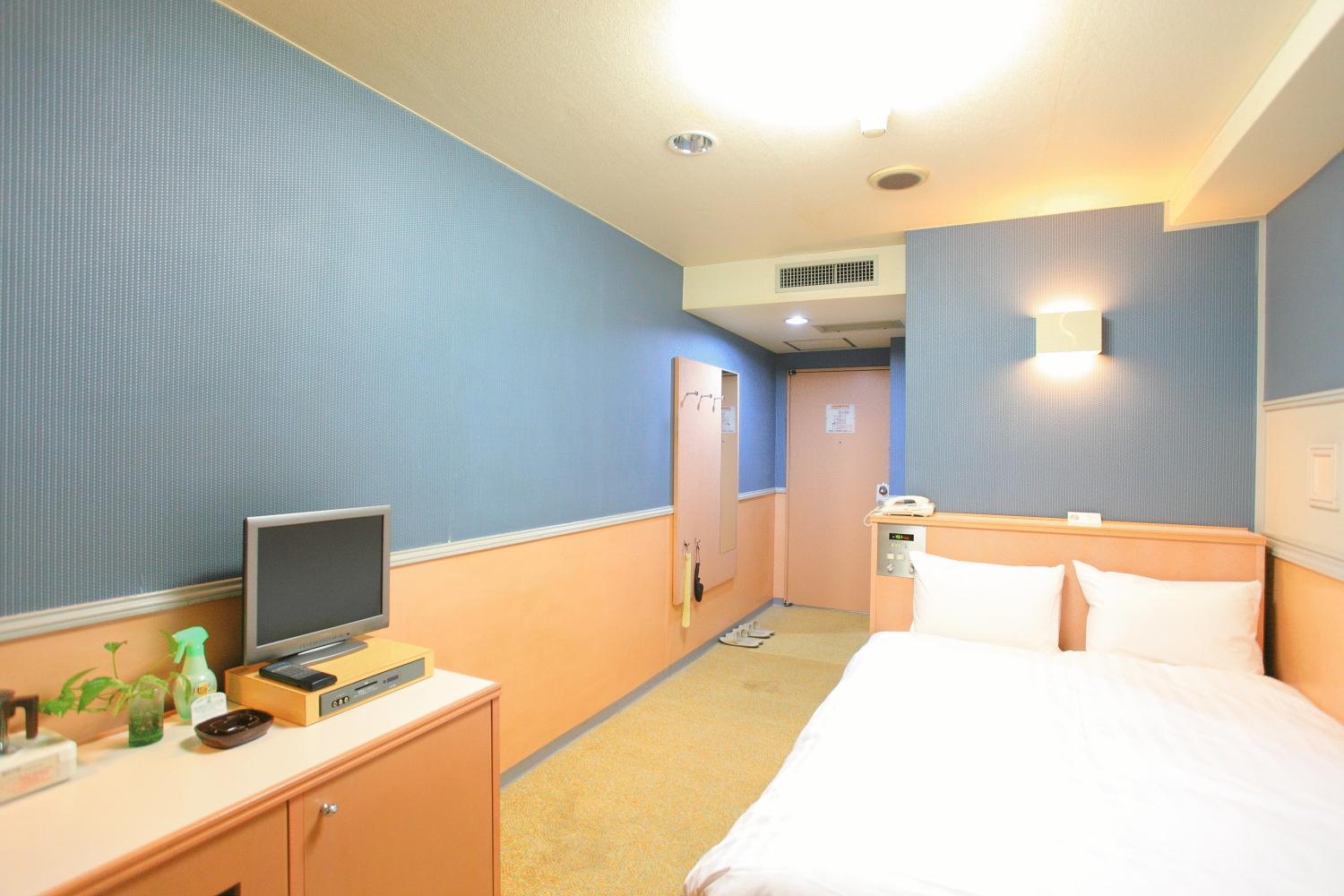 Single Room - Smoking photo 2