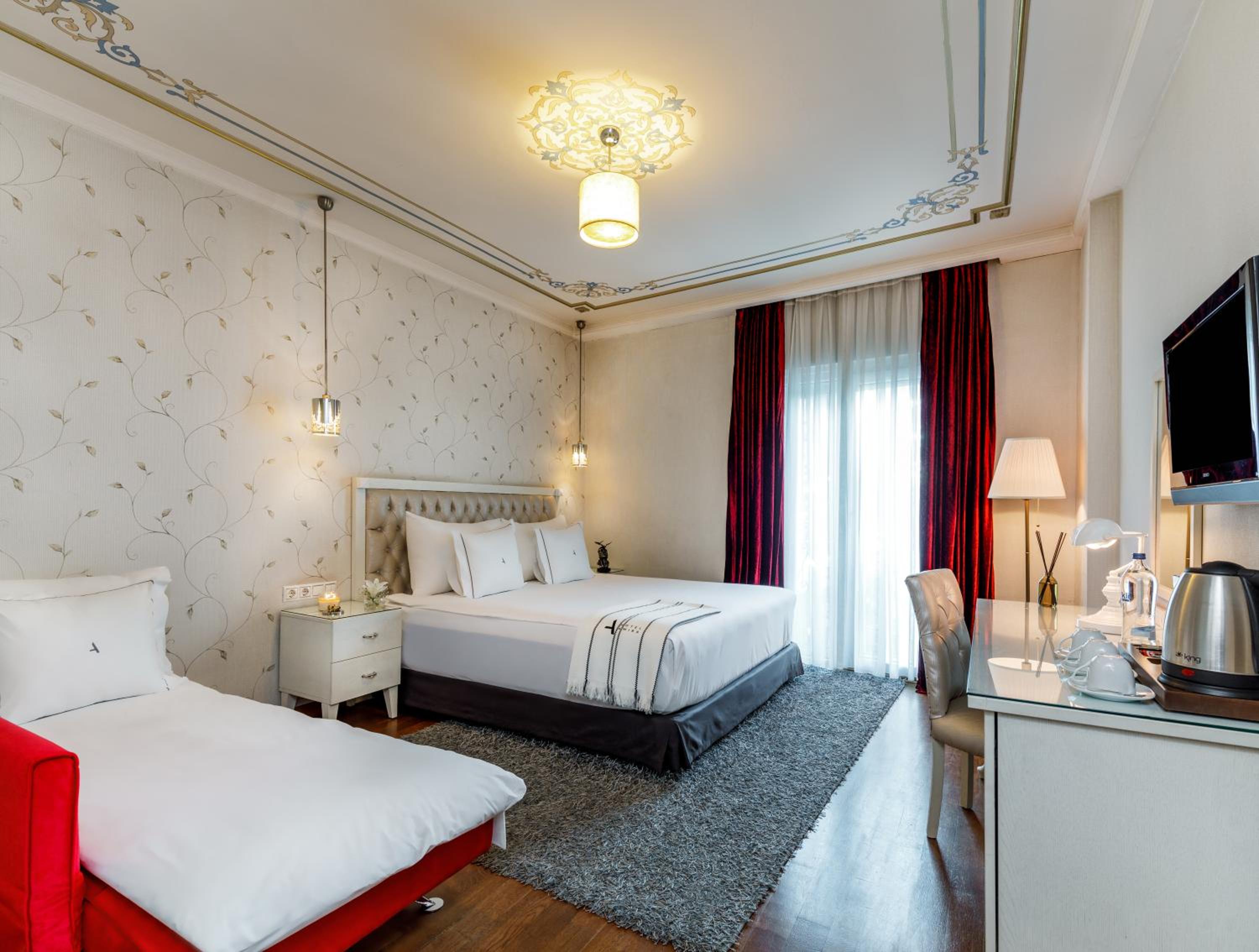 Economy Triple Room photo 1
