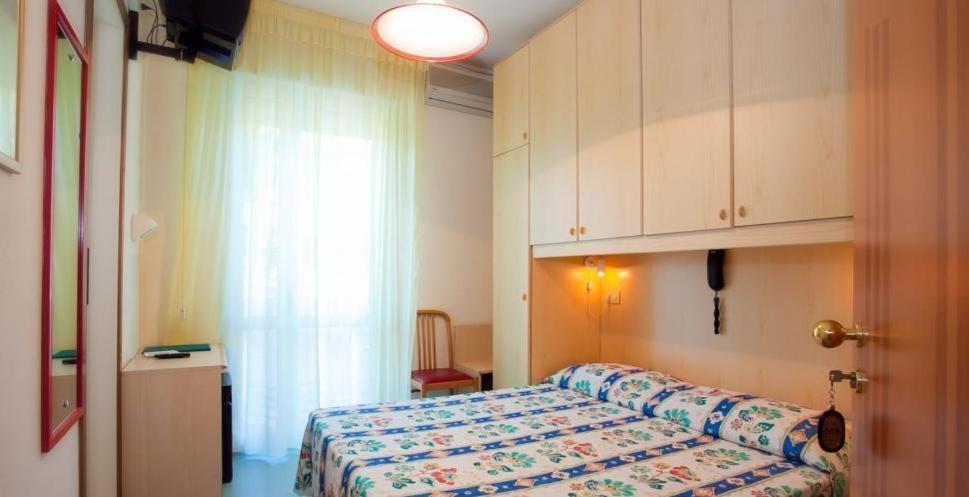 Single Room with Balcony and Partial Sea View