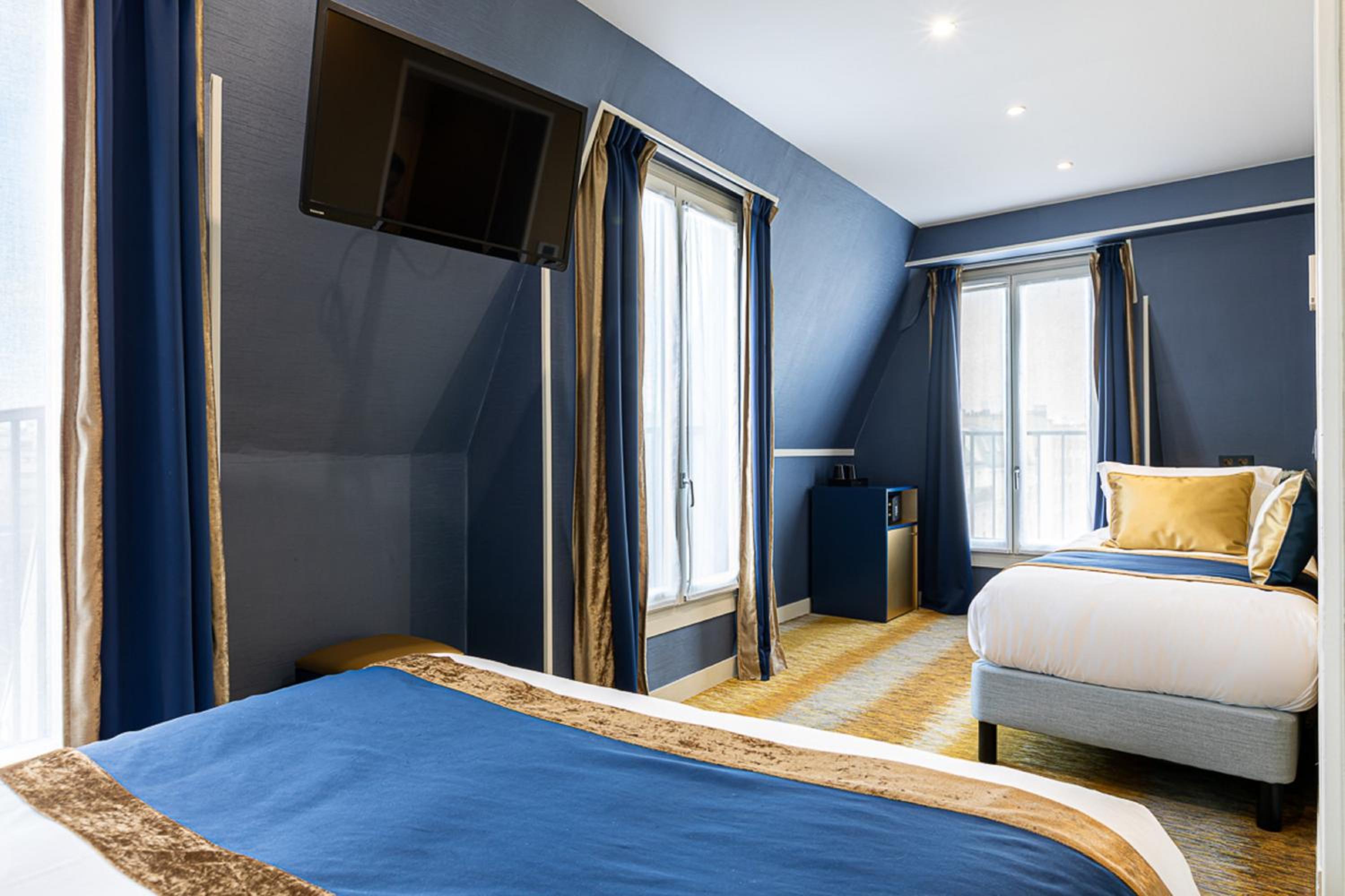 Superior Triple Room photo 3