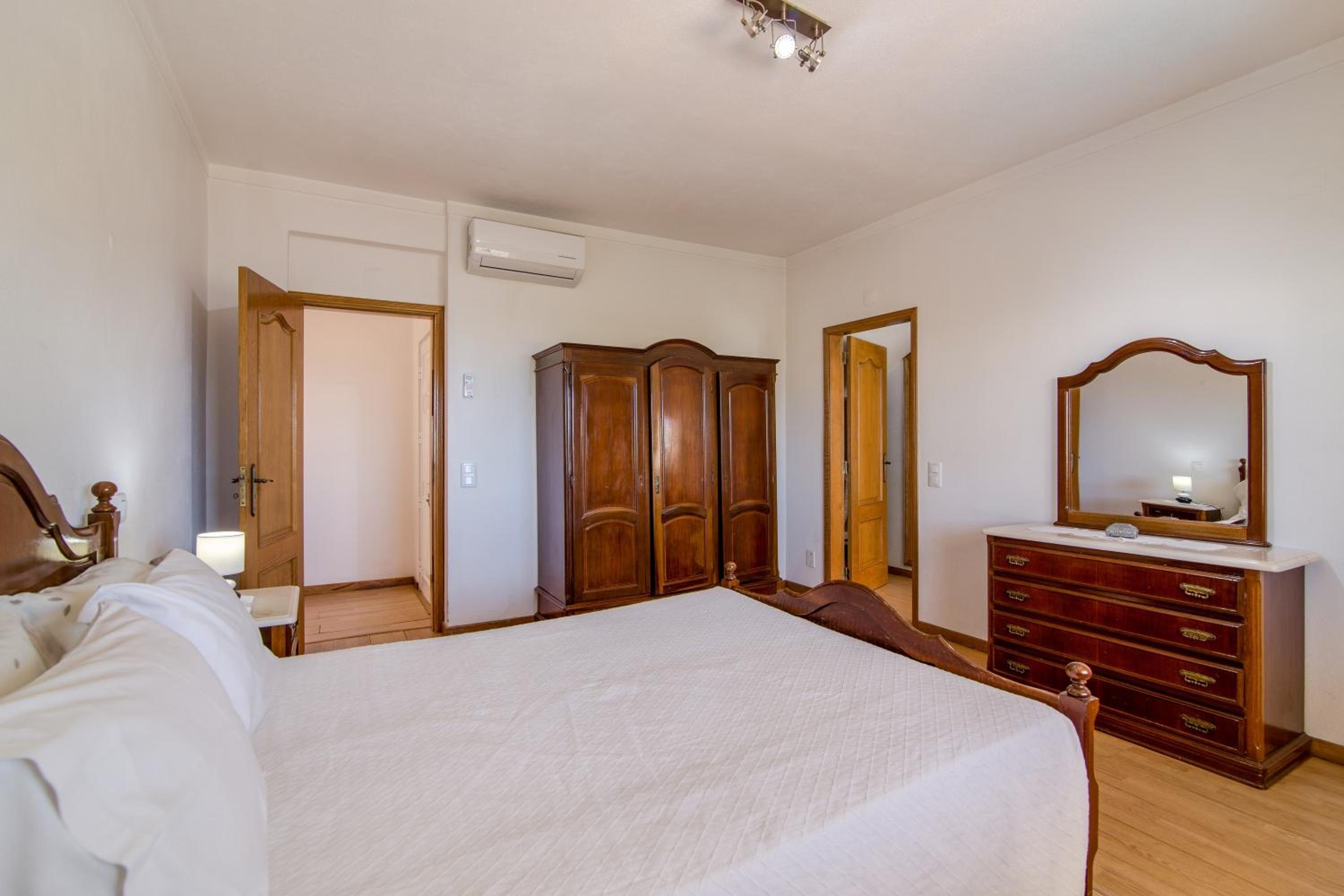 Villa with Sea View - Photo 6