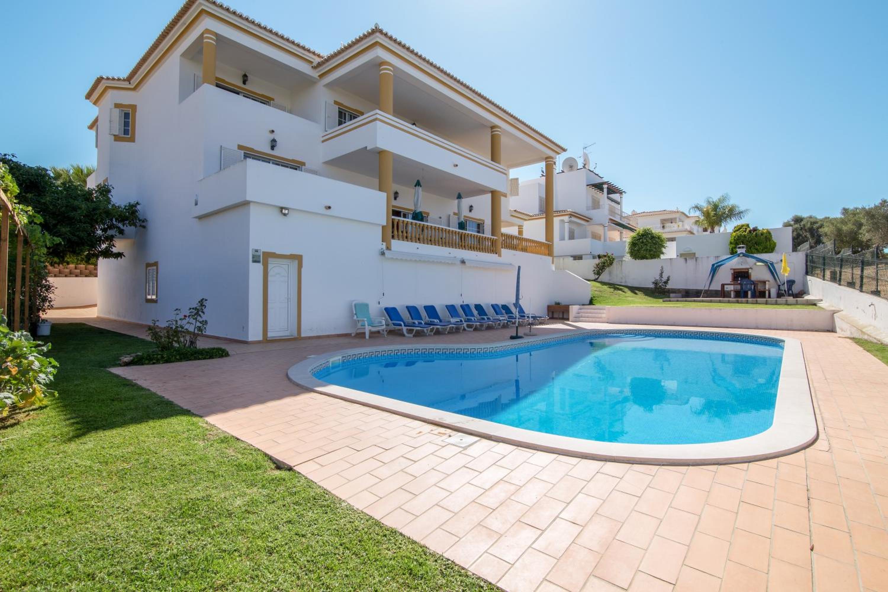 Villa with Sea View - Photo 26