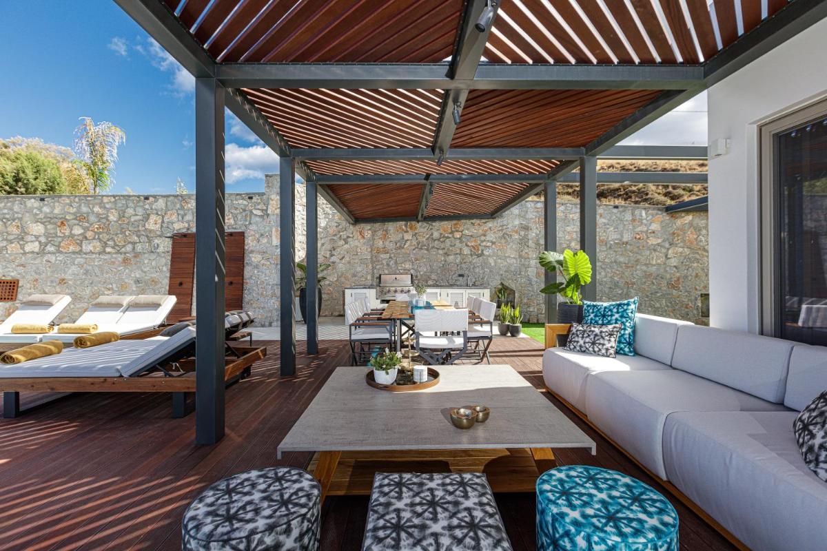 Villa with Sea View