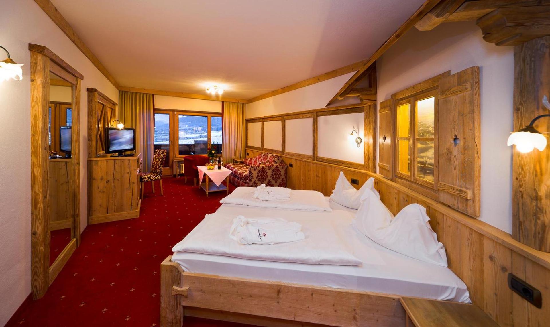 Large Junior Suite with Balcony photo 1