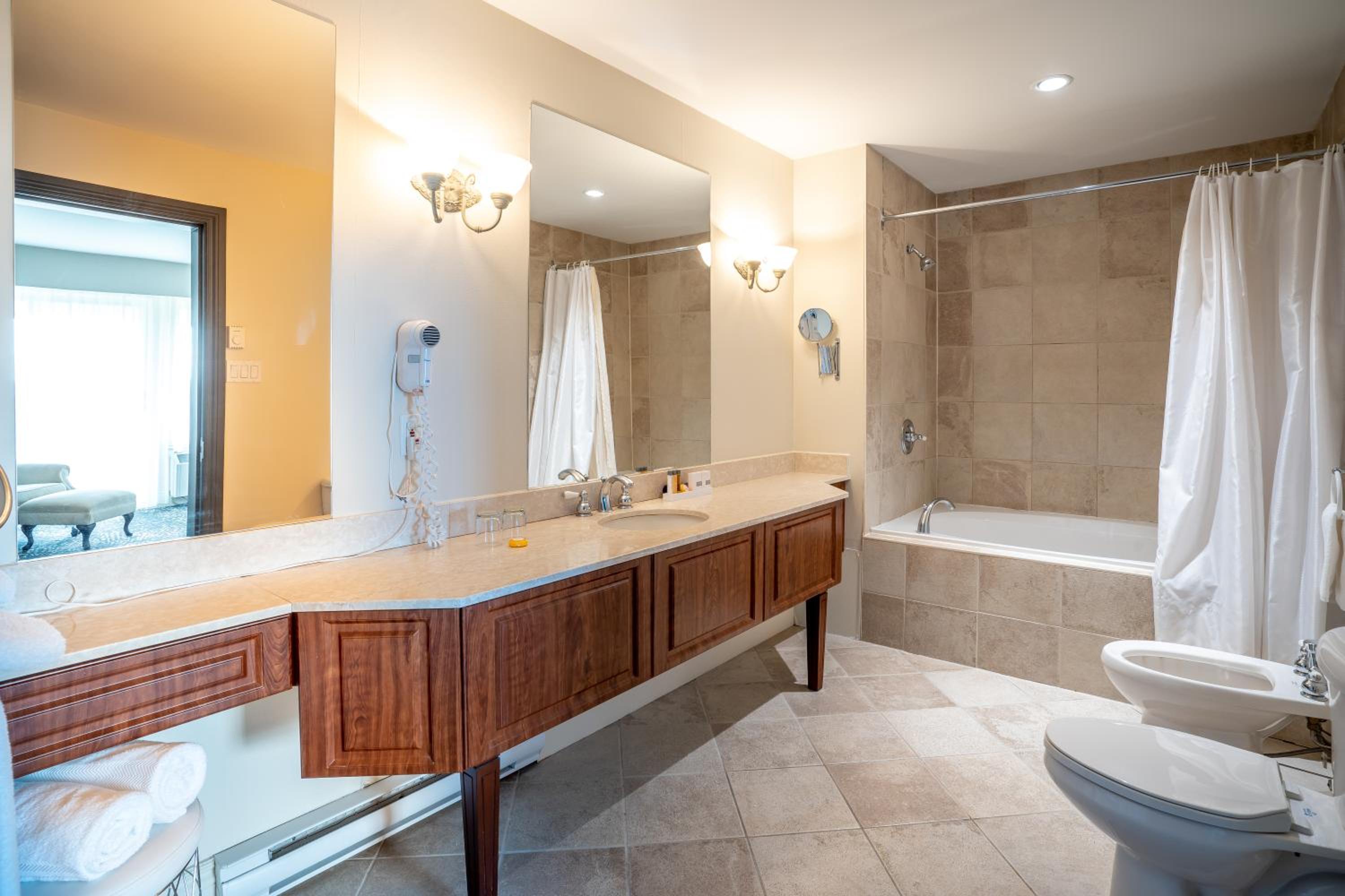 Executive Suite photo 3
