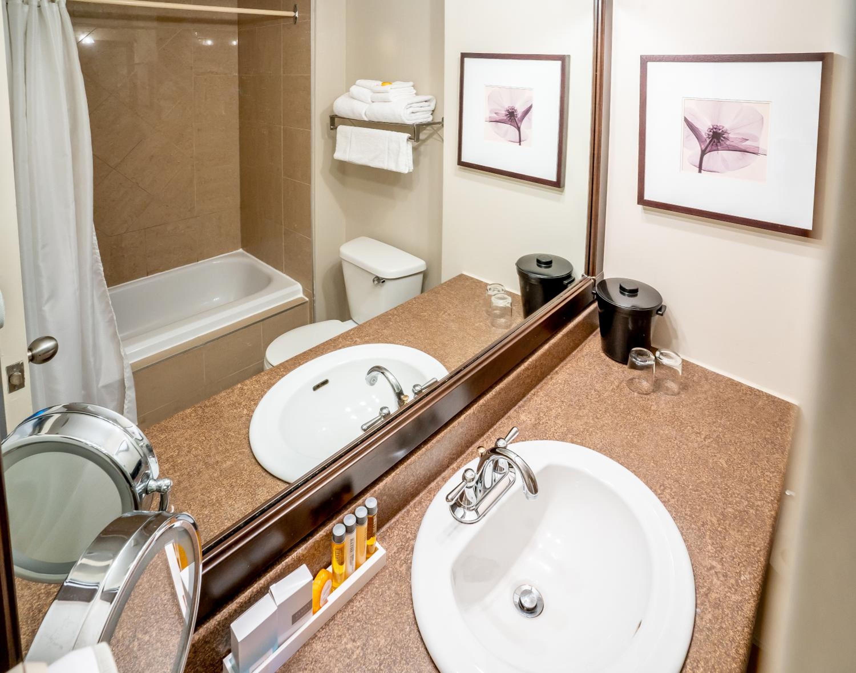 Standard Queen Room - Photo 6