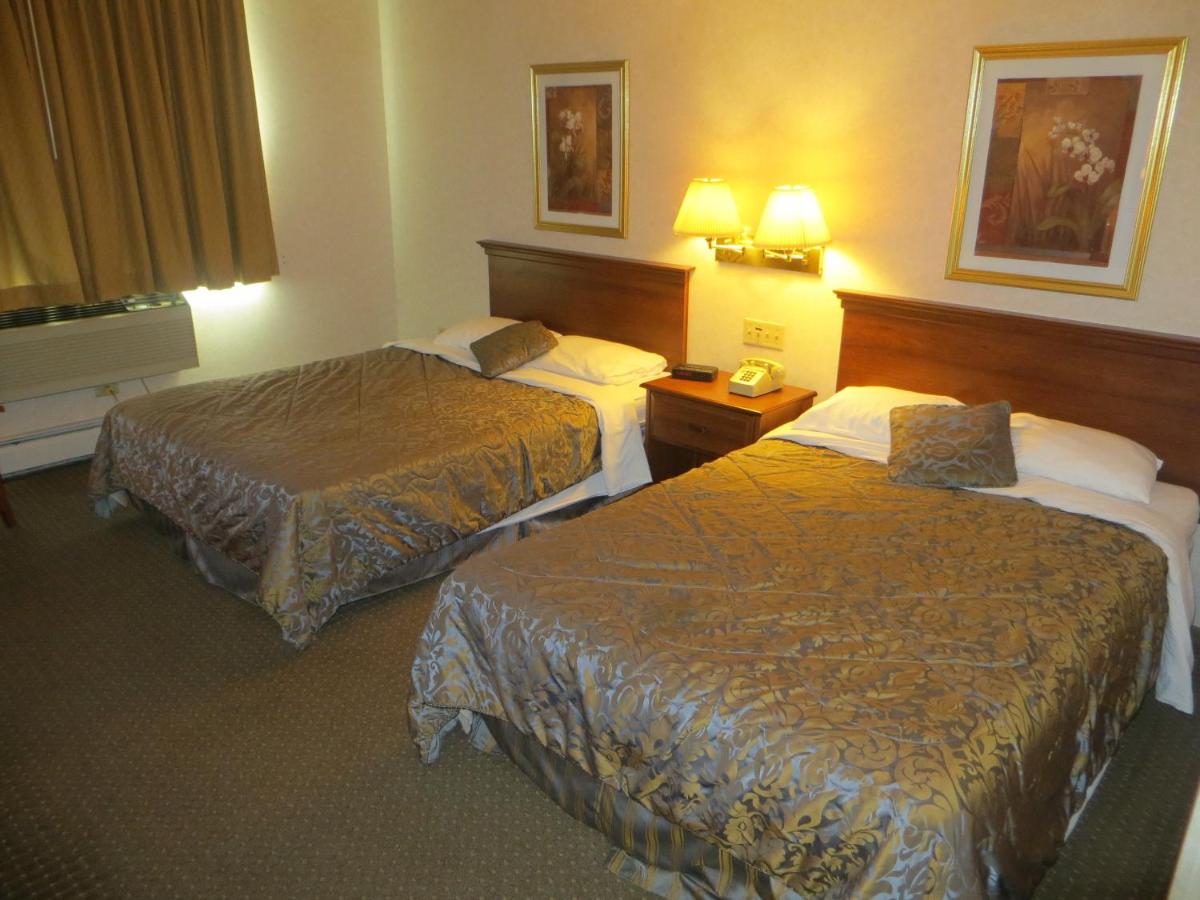 Double Room with Two Double Beds photo 1