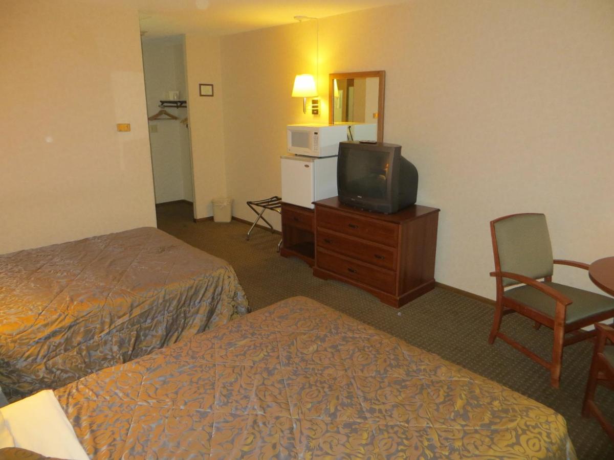 Double Room with Two Double Beds photo 2