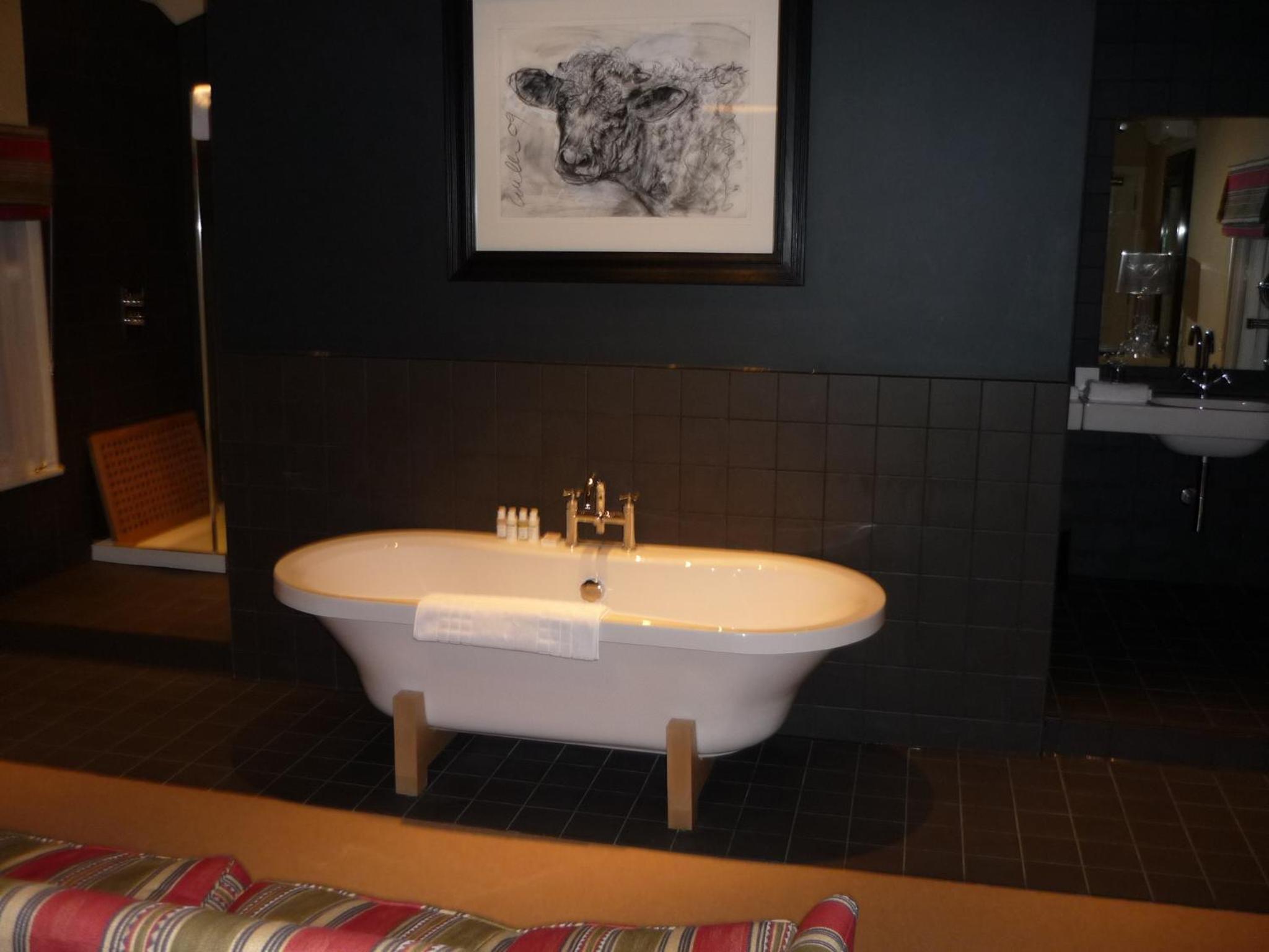 Deluxe King Room - Photo 5