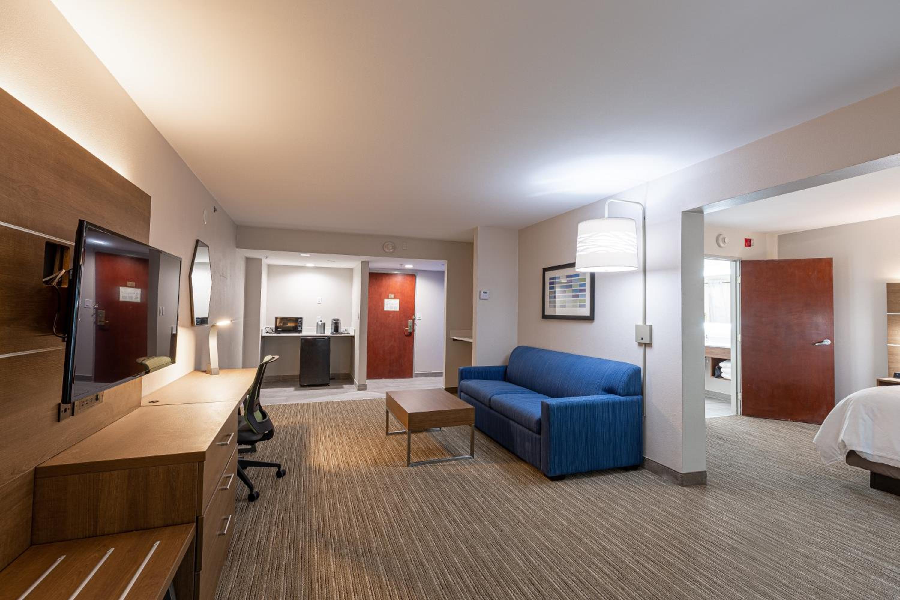King Suite - Photo 6