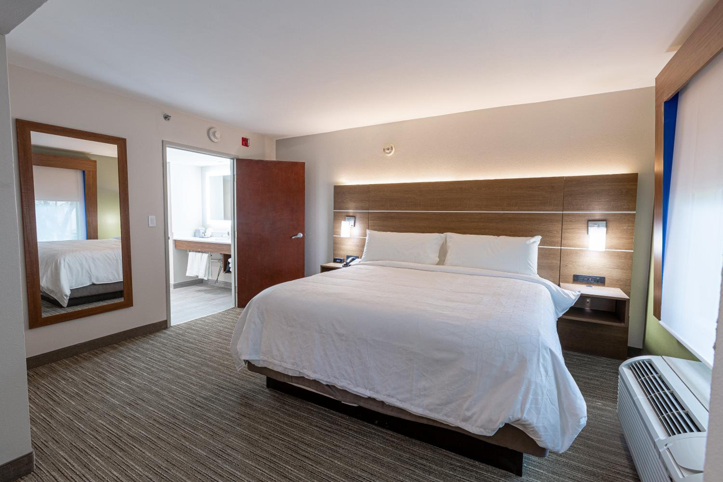 King Suite - Photo 5
