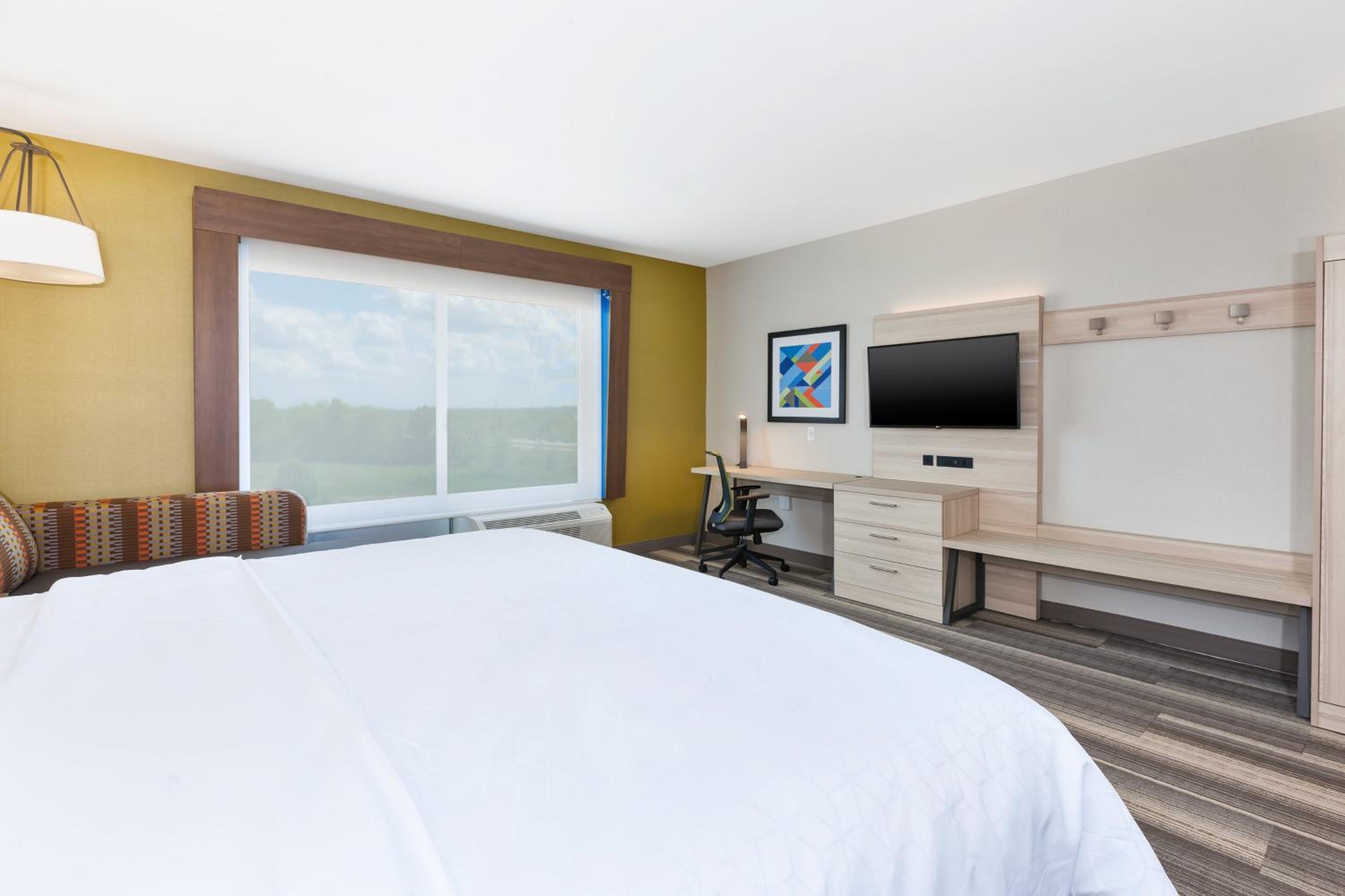 Standard King Room - Photo 4