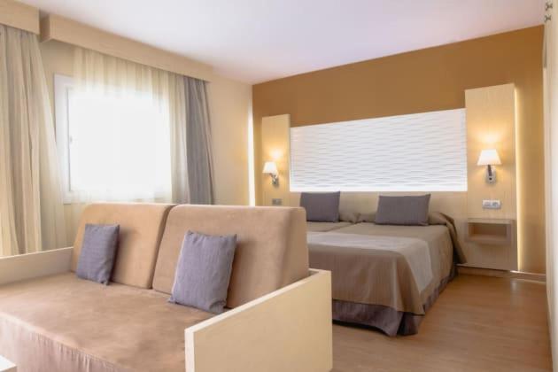 Deluxe Junior Suite with Hot Tub photo 3