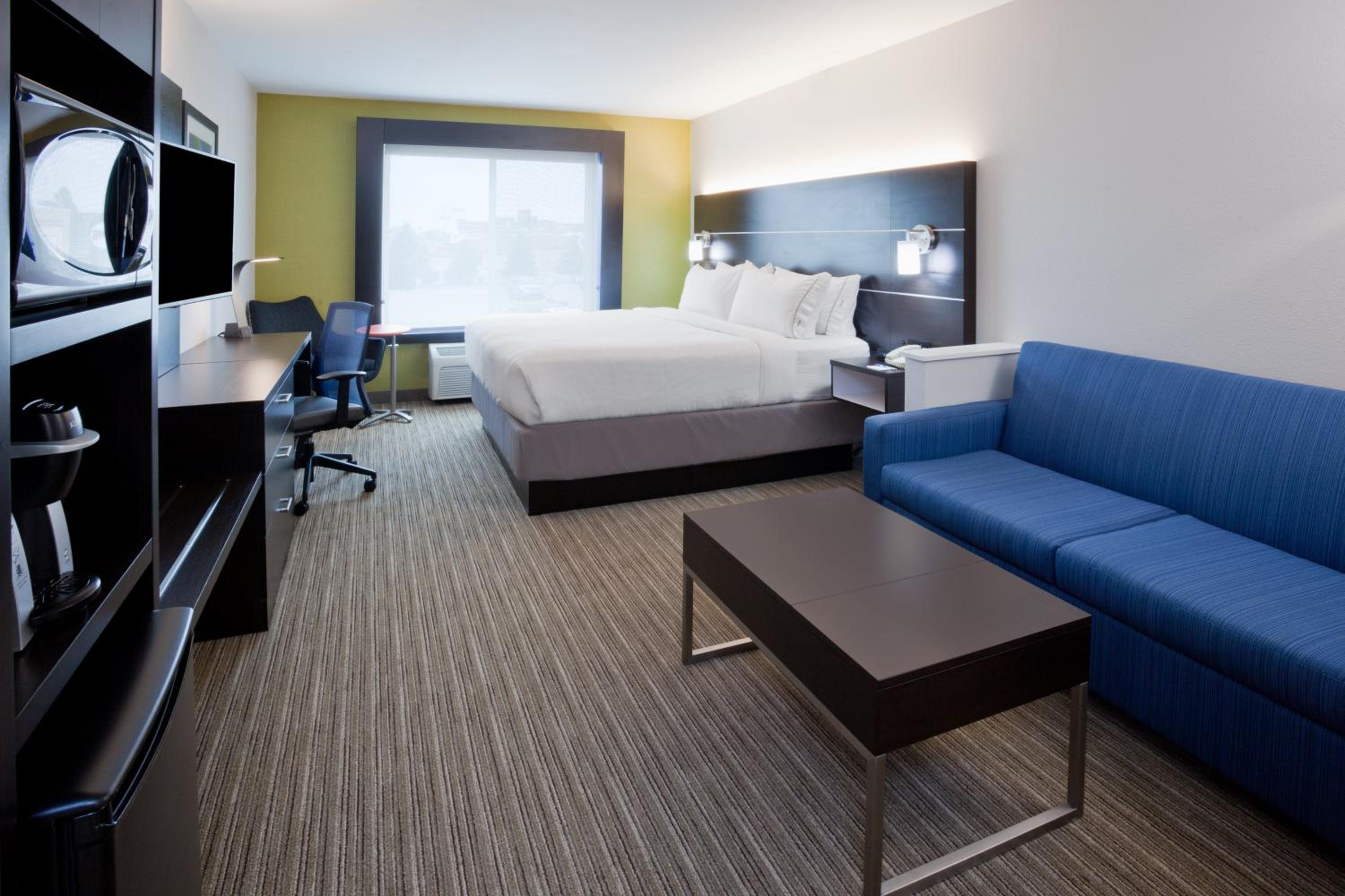 King Suite - Photo 2