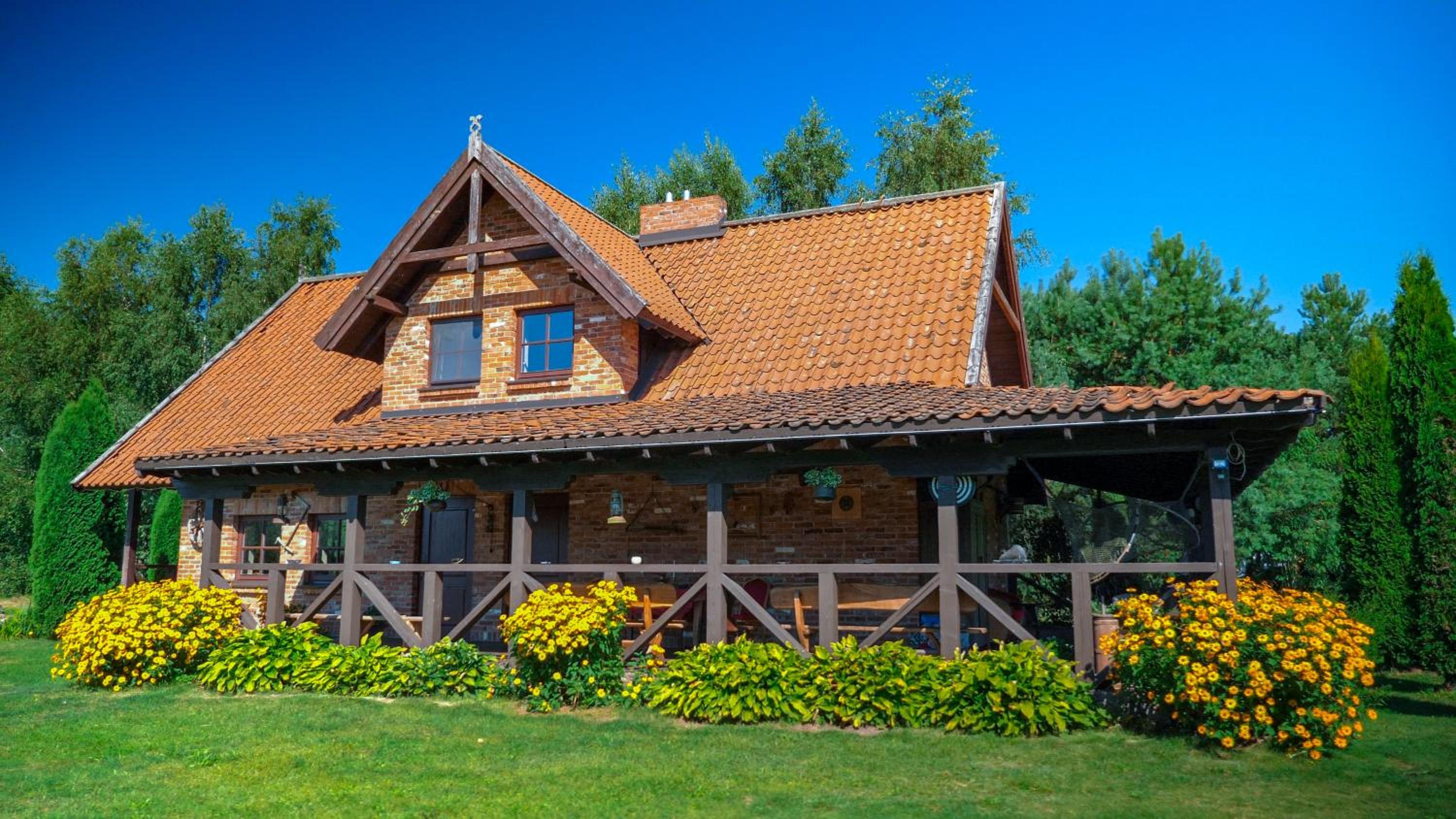 Three-Bedroom House - Photo 15