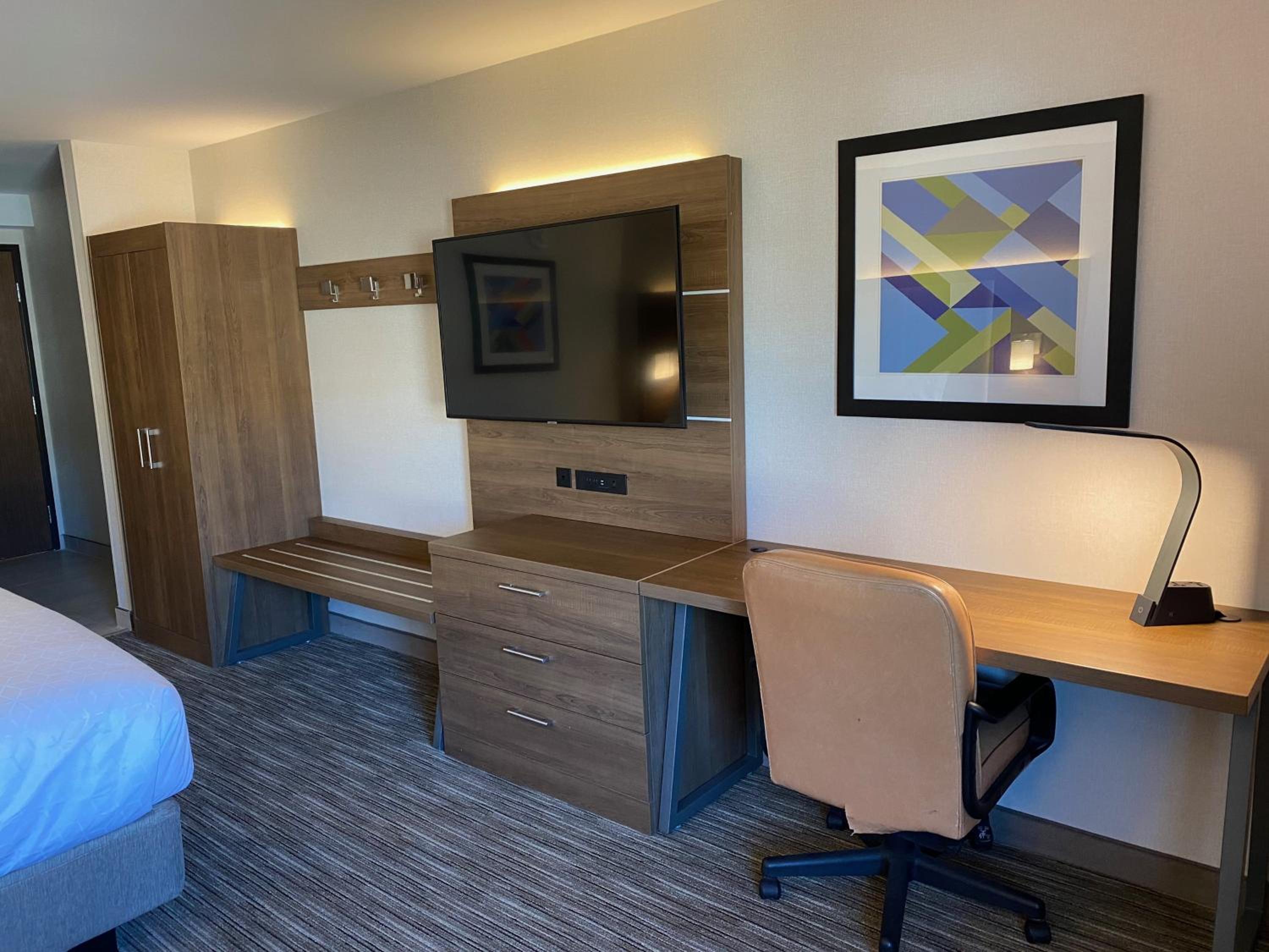 Standard King Room - Photo 4