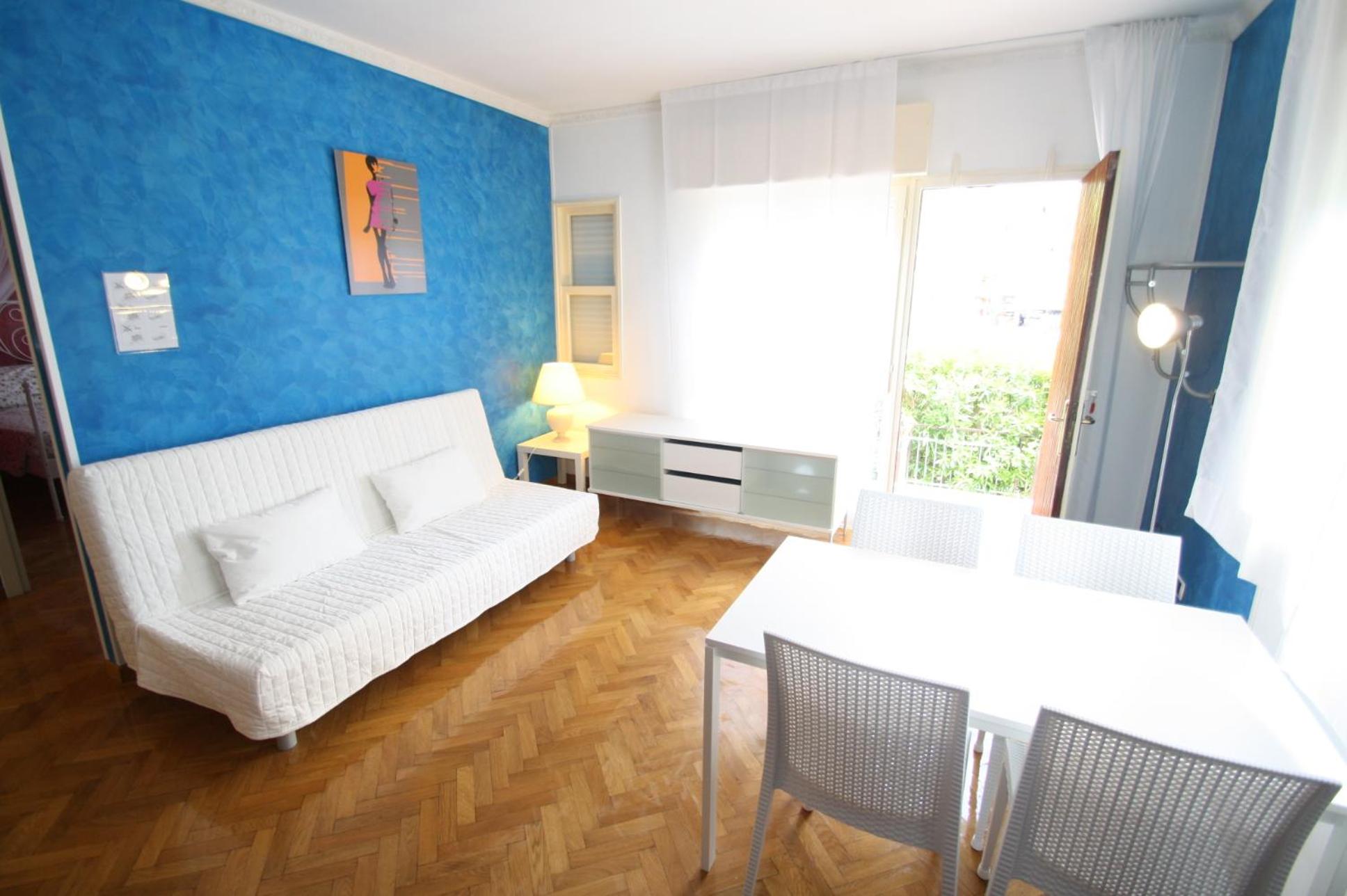 Superior One-Bedroom Apartment