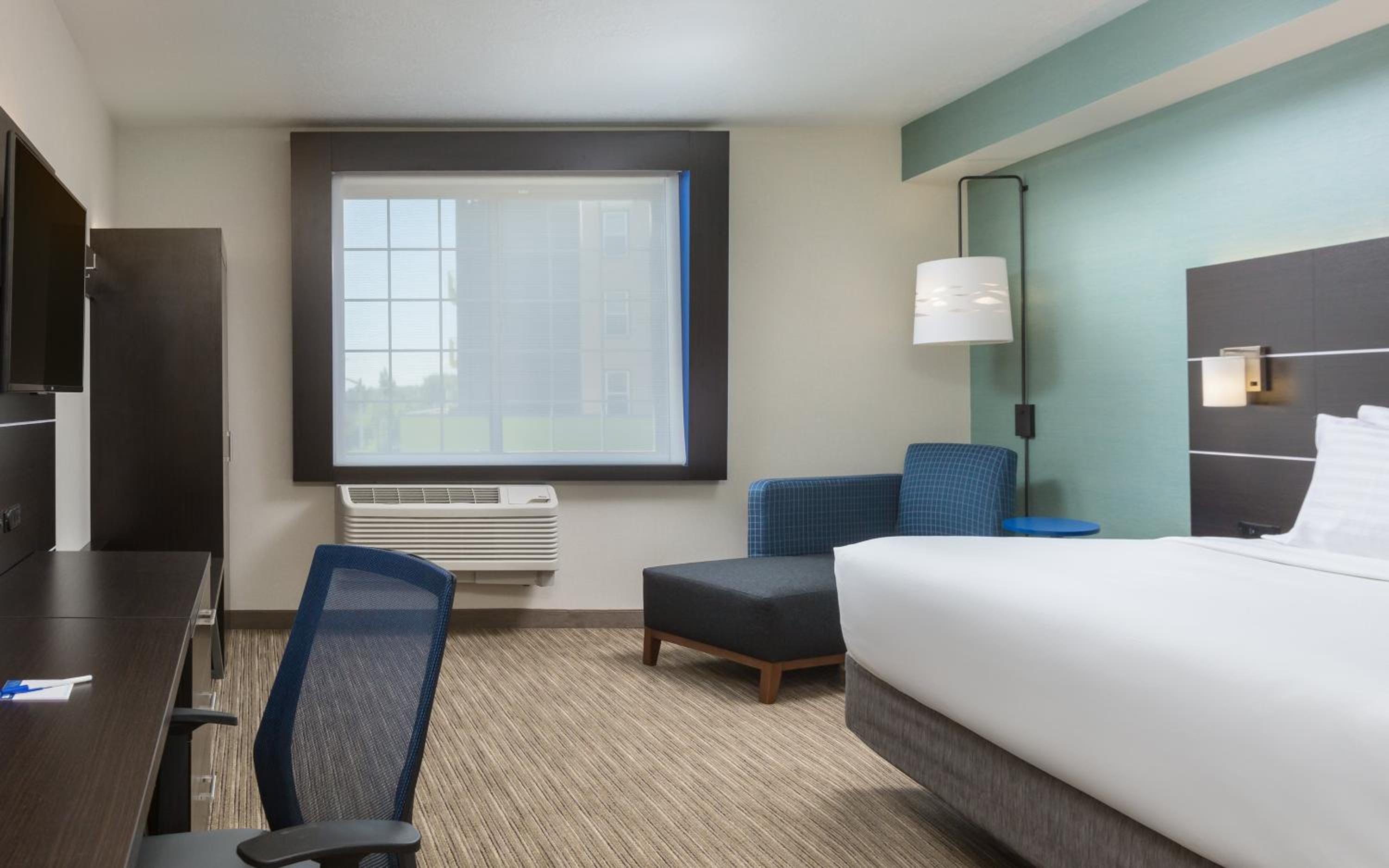 King Room - Mobility Access/Hearing Accessible - Photo 2