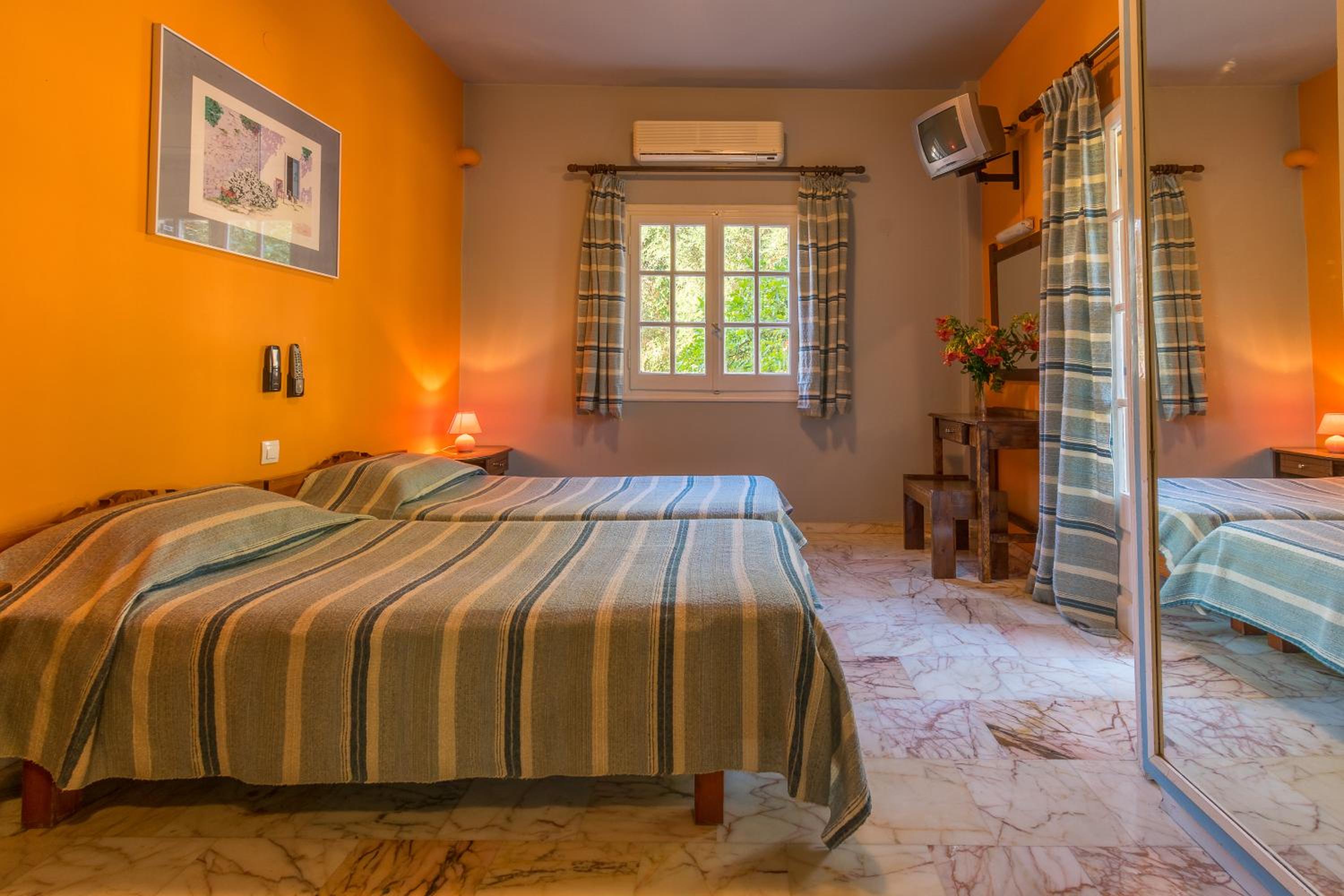 Three-Bedroom Apartment (6 Adults)