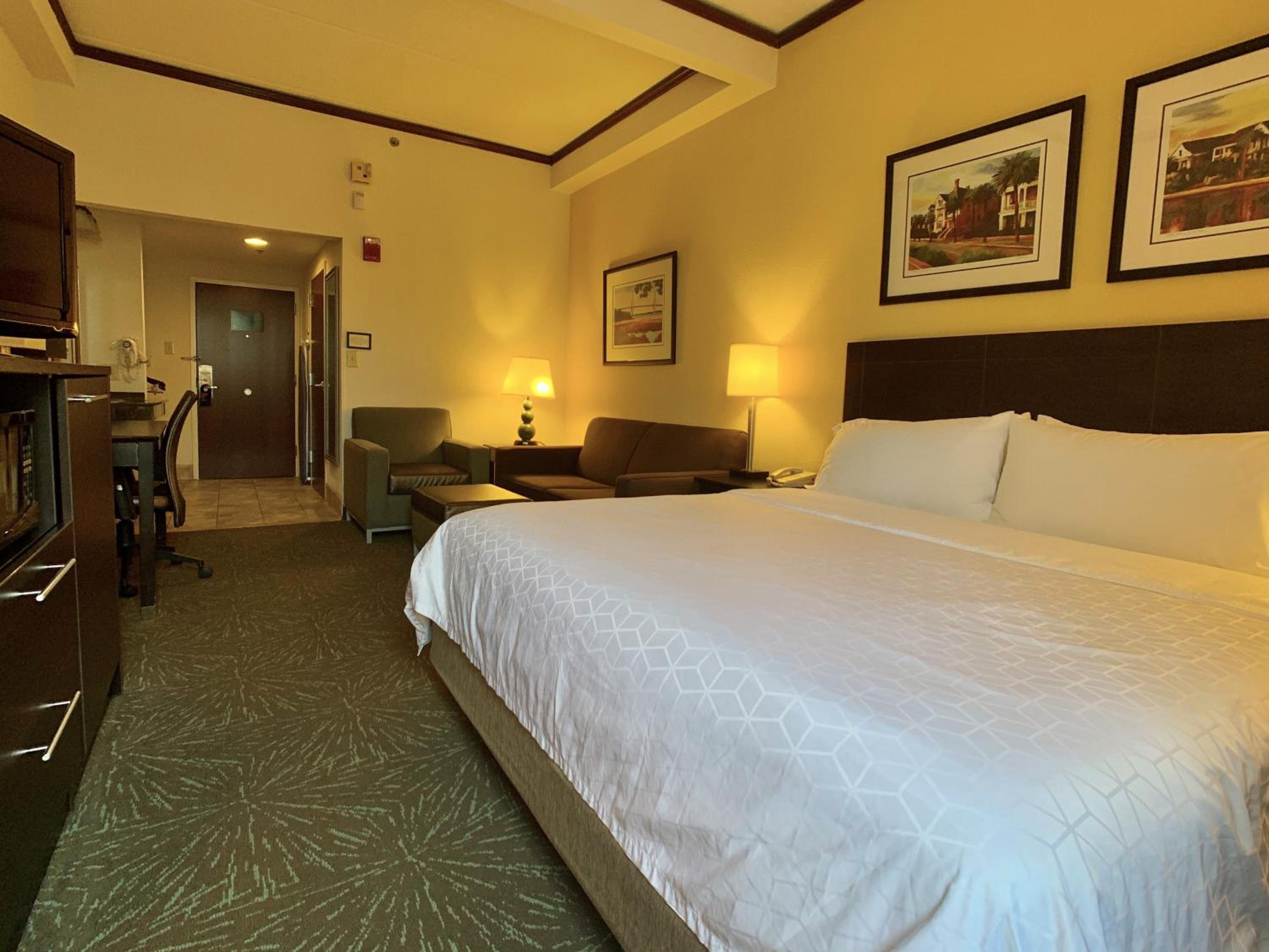 King Room - Mobility Access/Hearing Accessible - Photo 1