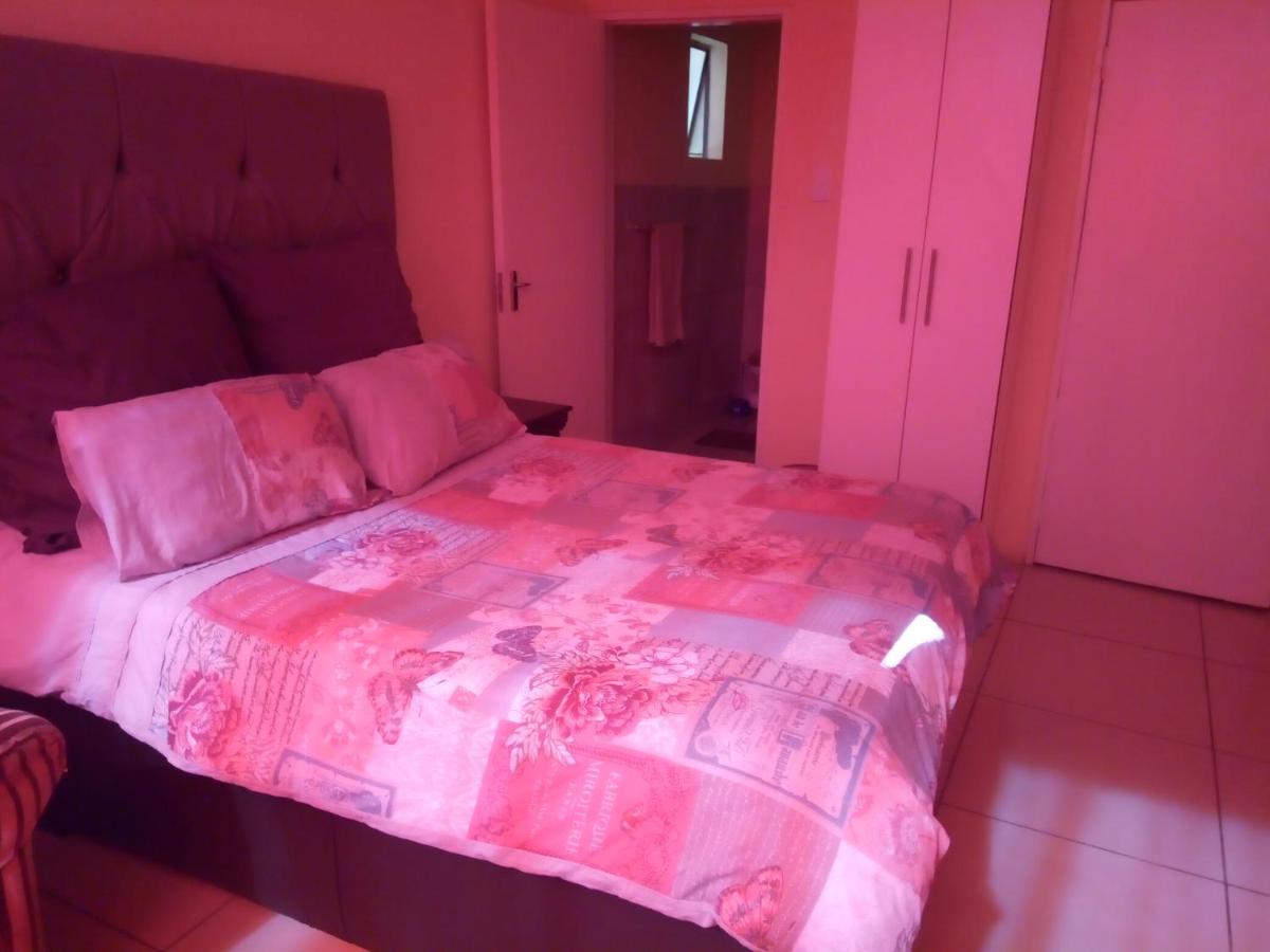 Deluxe Double Room with Shower photo 1
