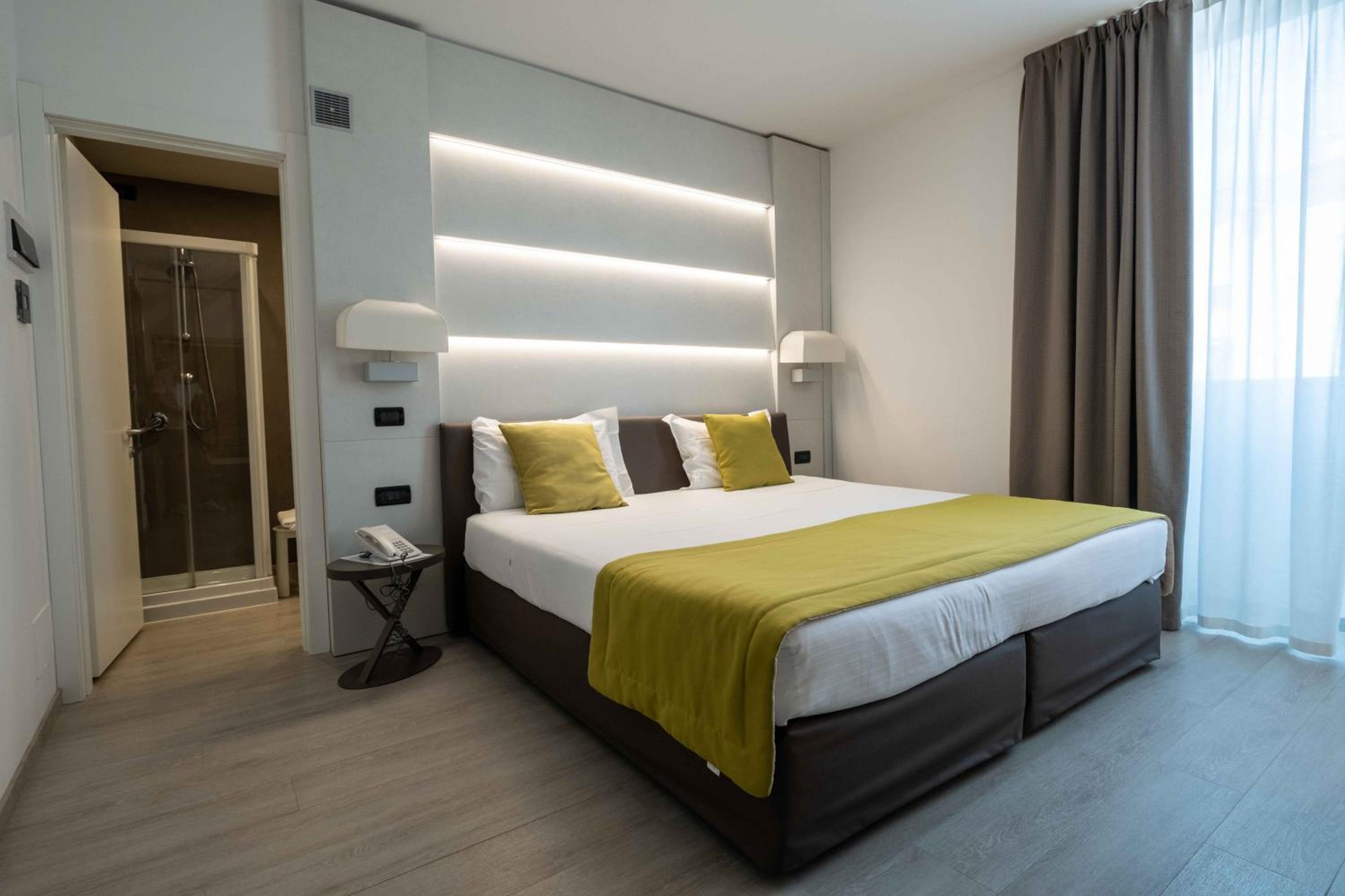 Deluxe Double Room - Photo 2