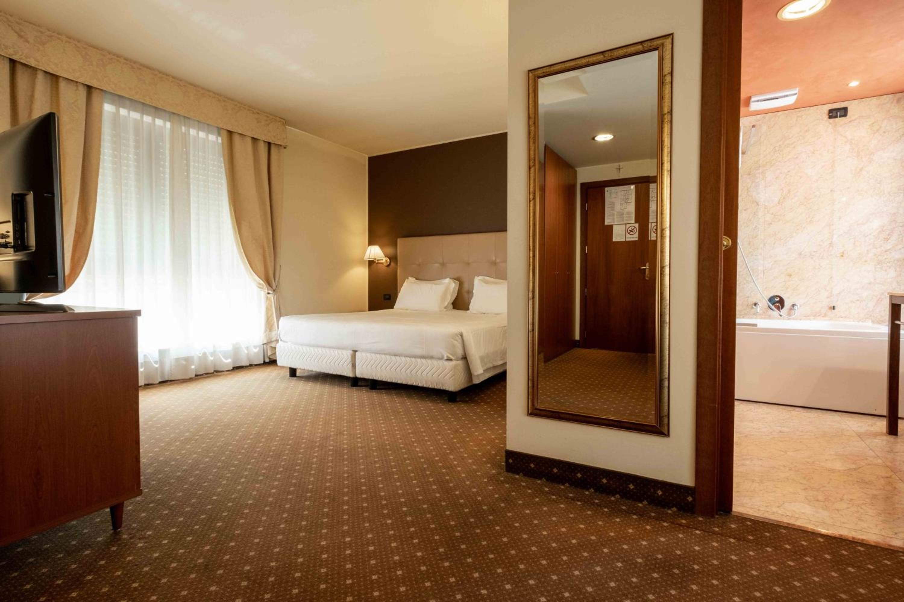 Junior Suite - Photo 2