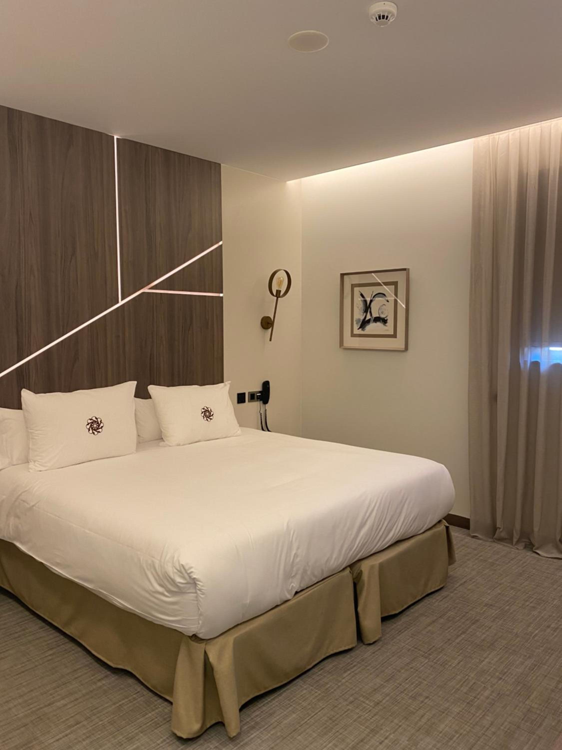 Double or Twin Room - Photo 5