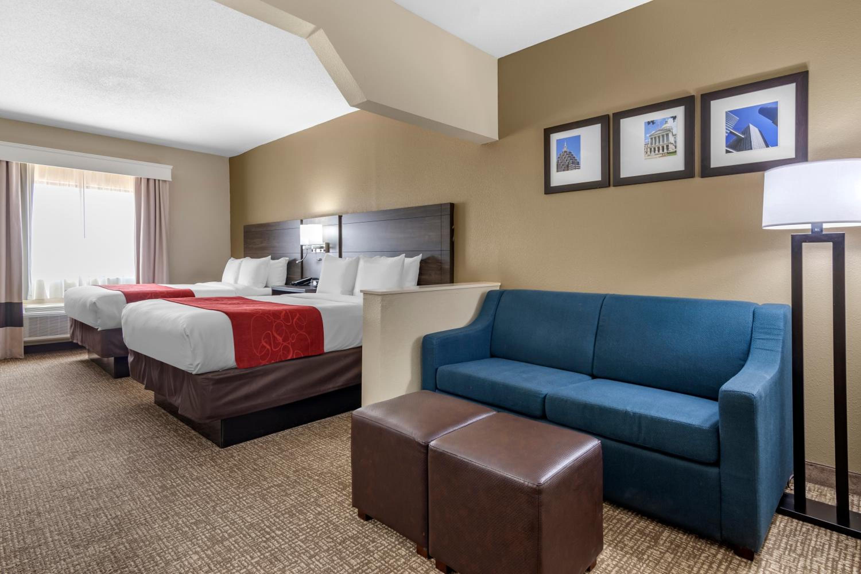 Queen Suite with Two Queen Beds - Photo 4