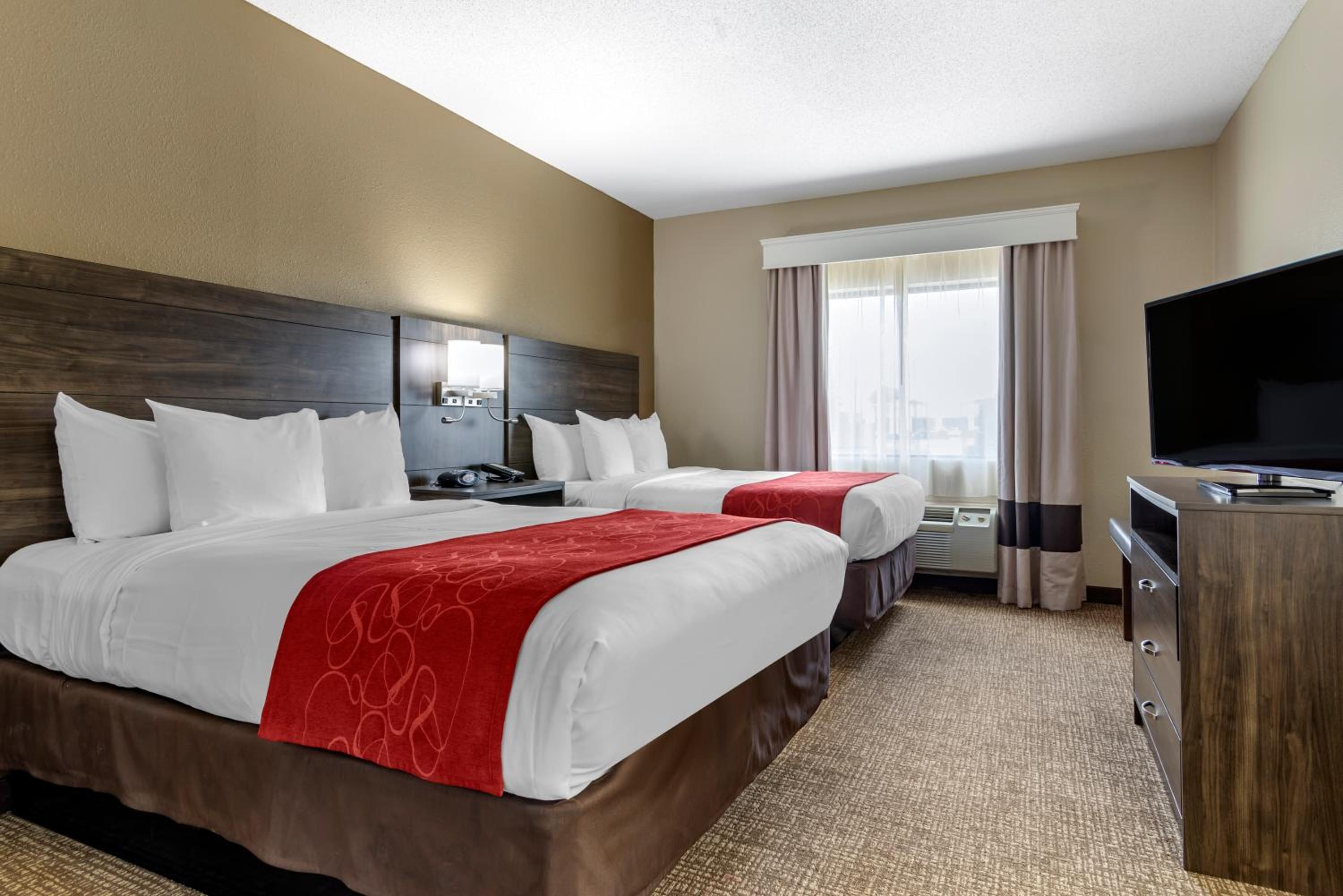 Queen Suite with Two Queen Beds - Photo 7
