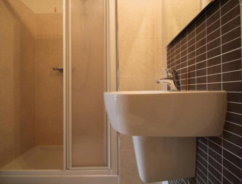 Quadruple Room - Photo 2