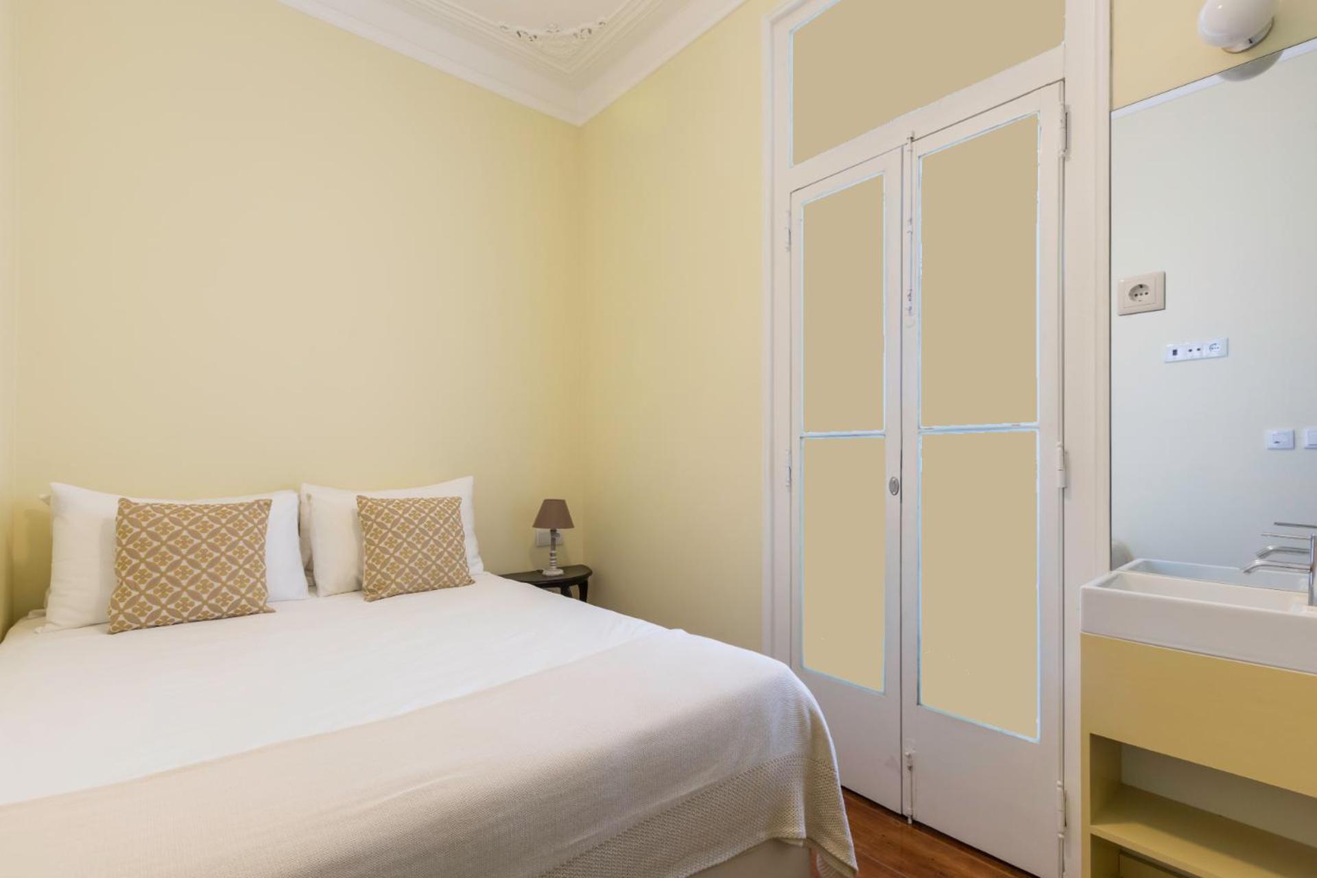 Economy Double Room without Window photo 1