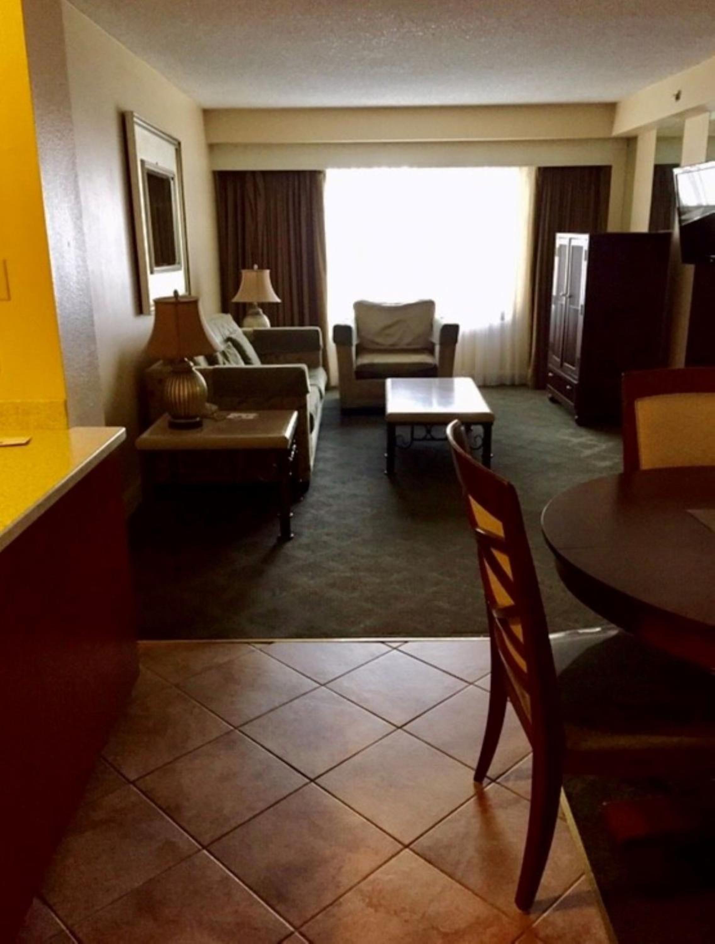 Deluxe One-Bedroom Suite (No Resort Fee)  - Photo 1
