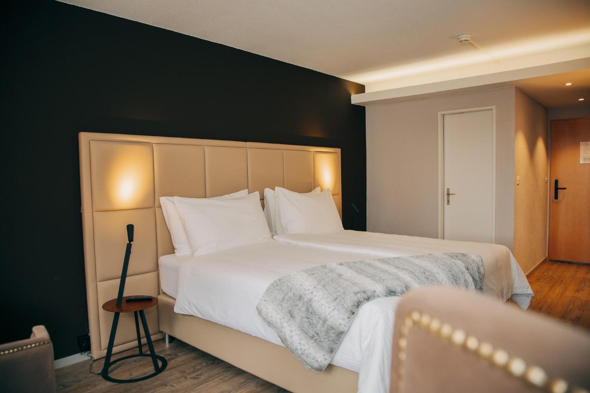 Double Room with Balcony - Photo 2