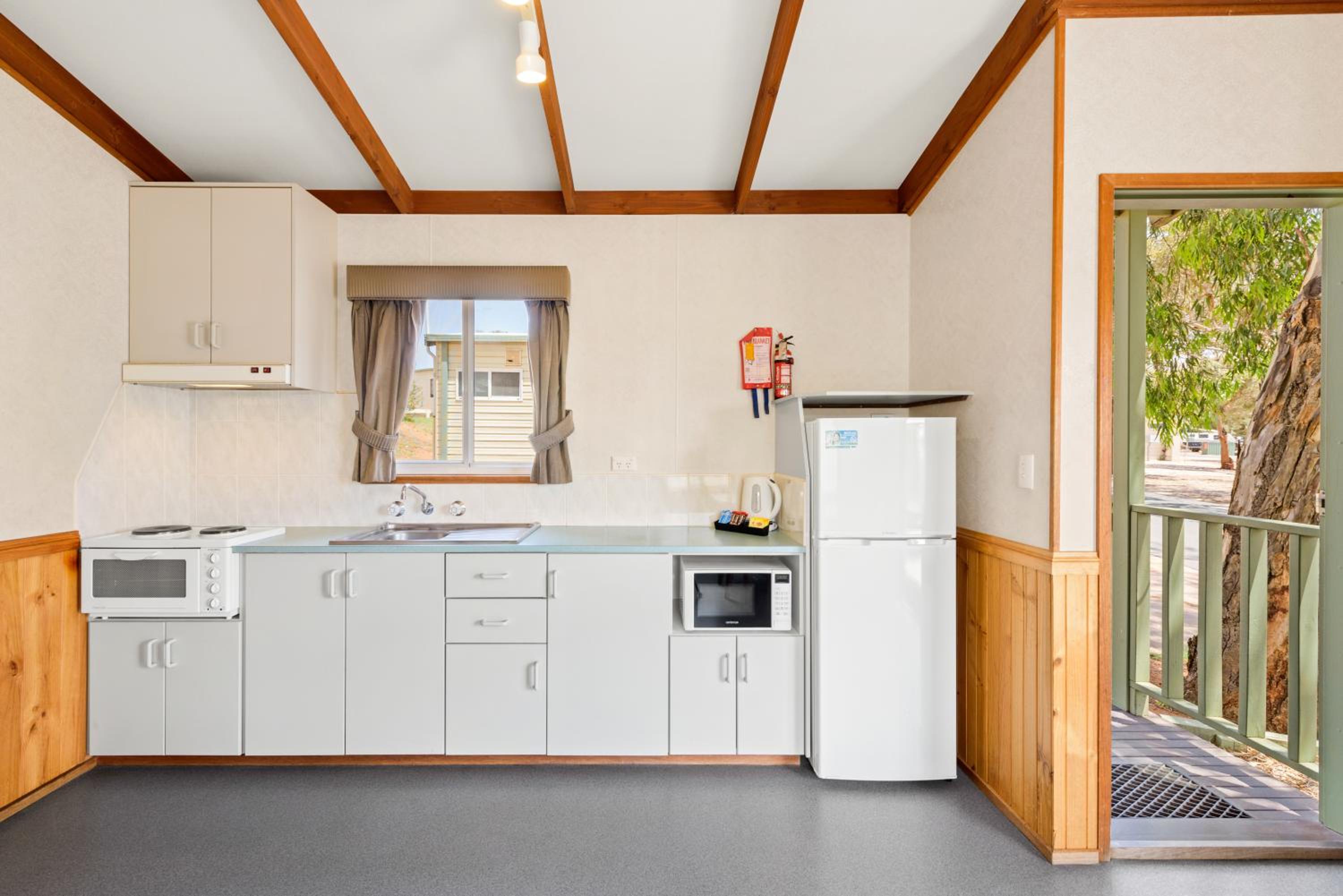 Standard 2 Bedroom Cabin - Sleeps 6 - Photo 8