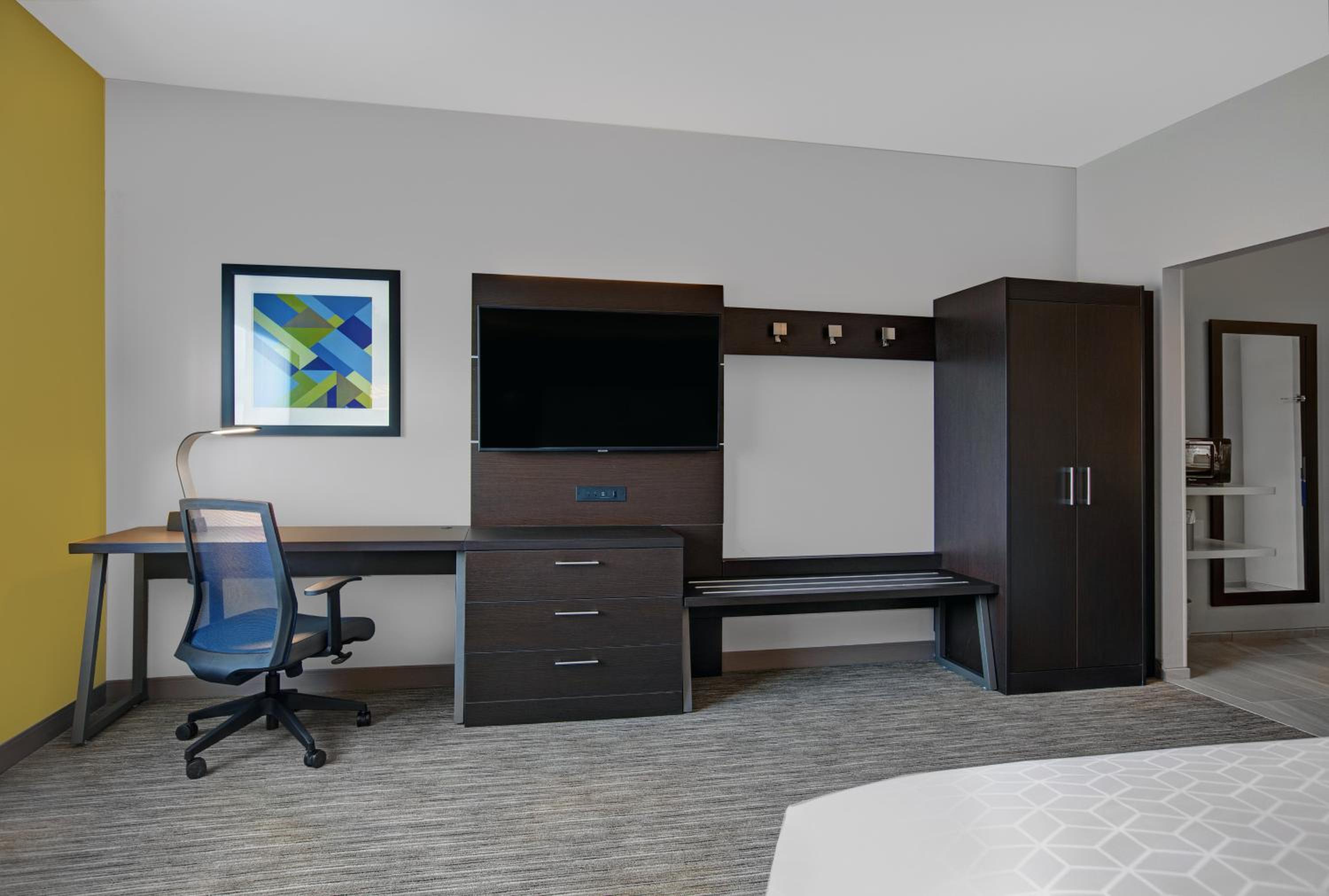 Standard King Room - Photo 4