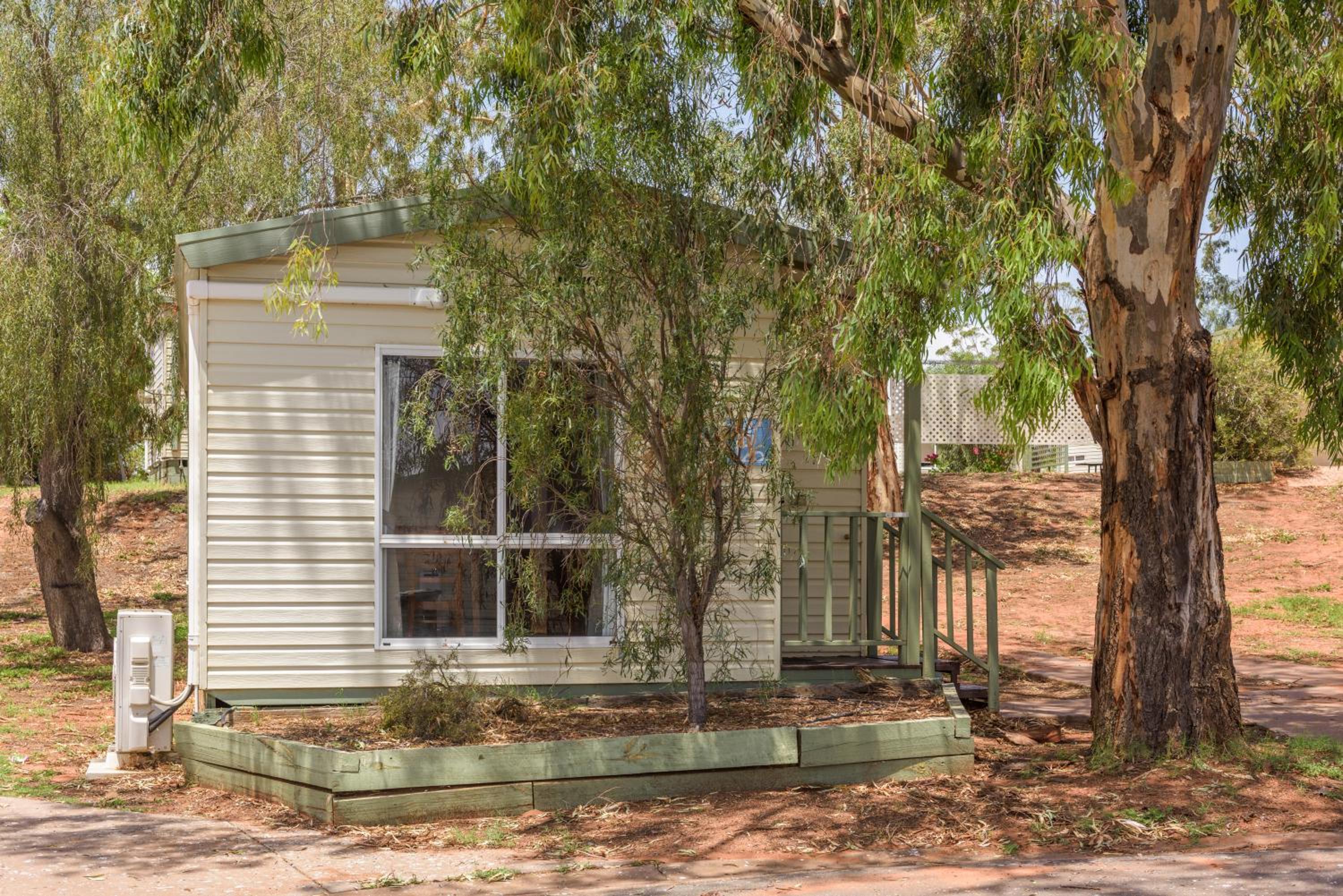 Standard 2 Bedroom Cabin - Sleeps 6 - Photo 2