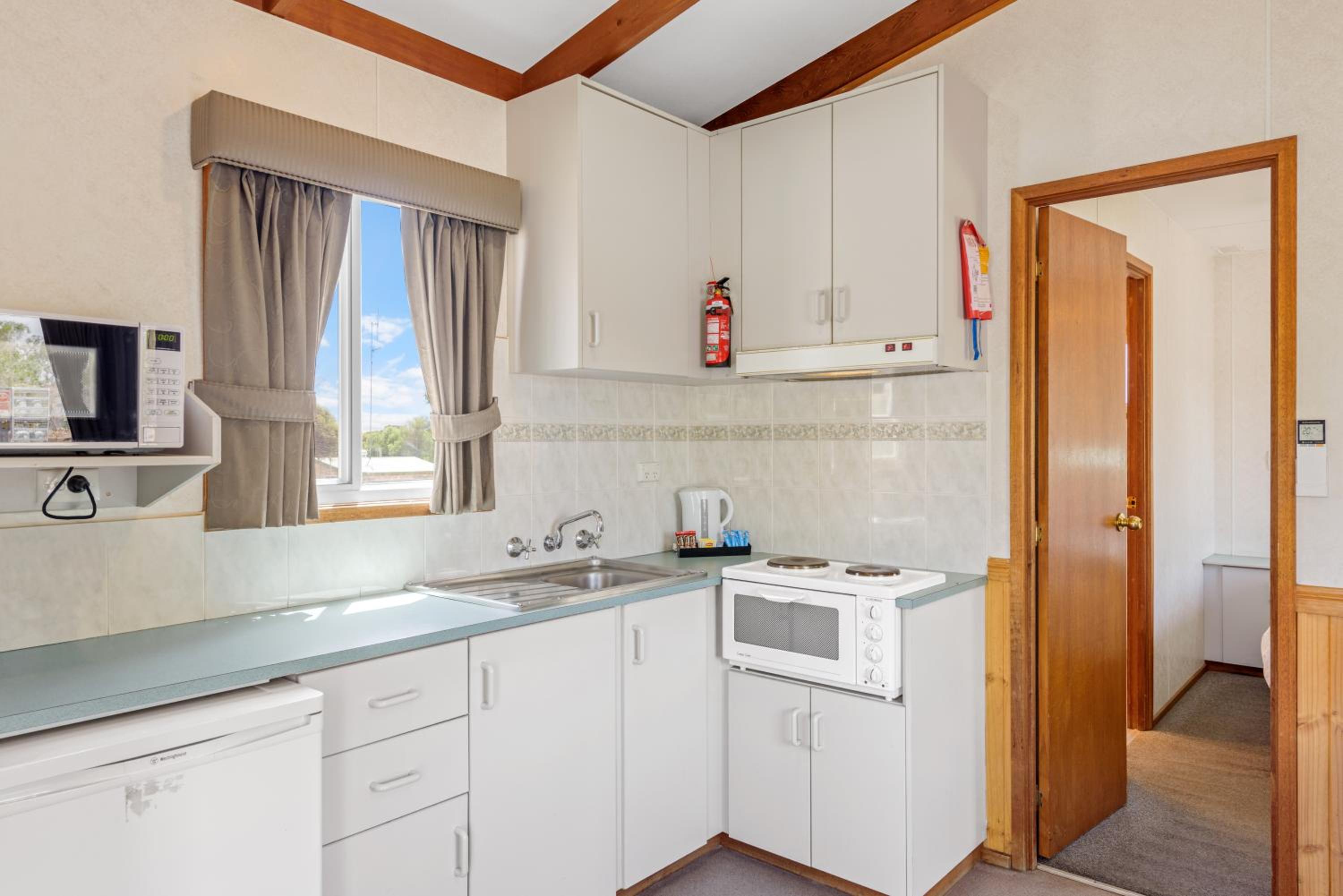 Standard 1 Bedroom Cabin - Sleeps 2 - Photo 5