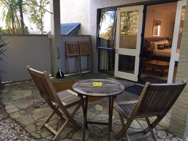Family Room with Garden View - Photo 10