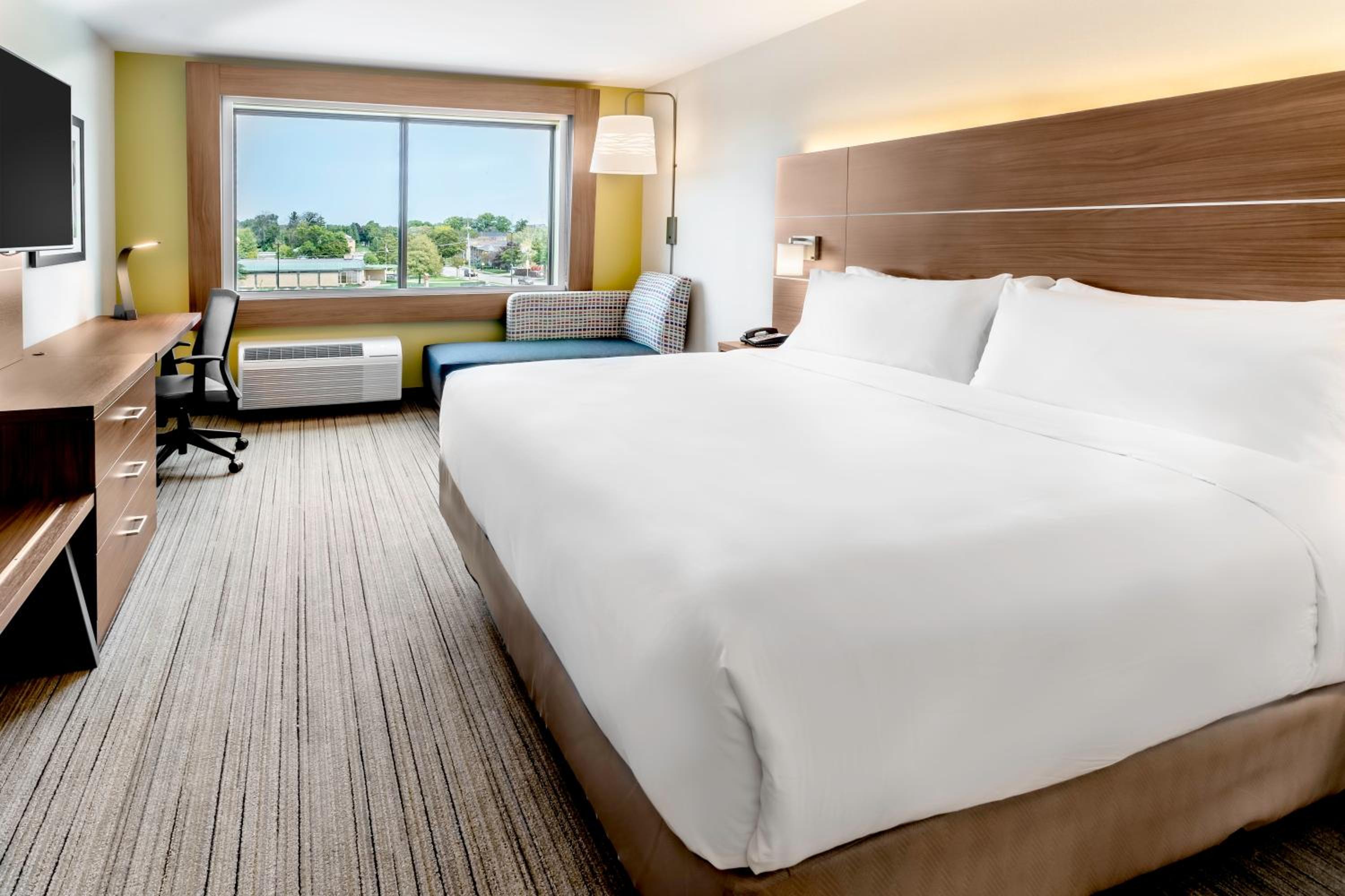 King Room - Hearing Accessible/Non-Smoking  - Photo 2