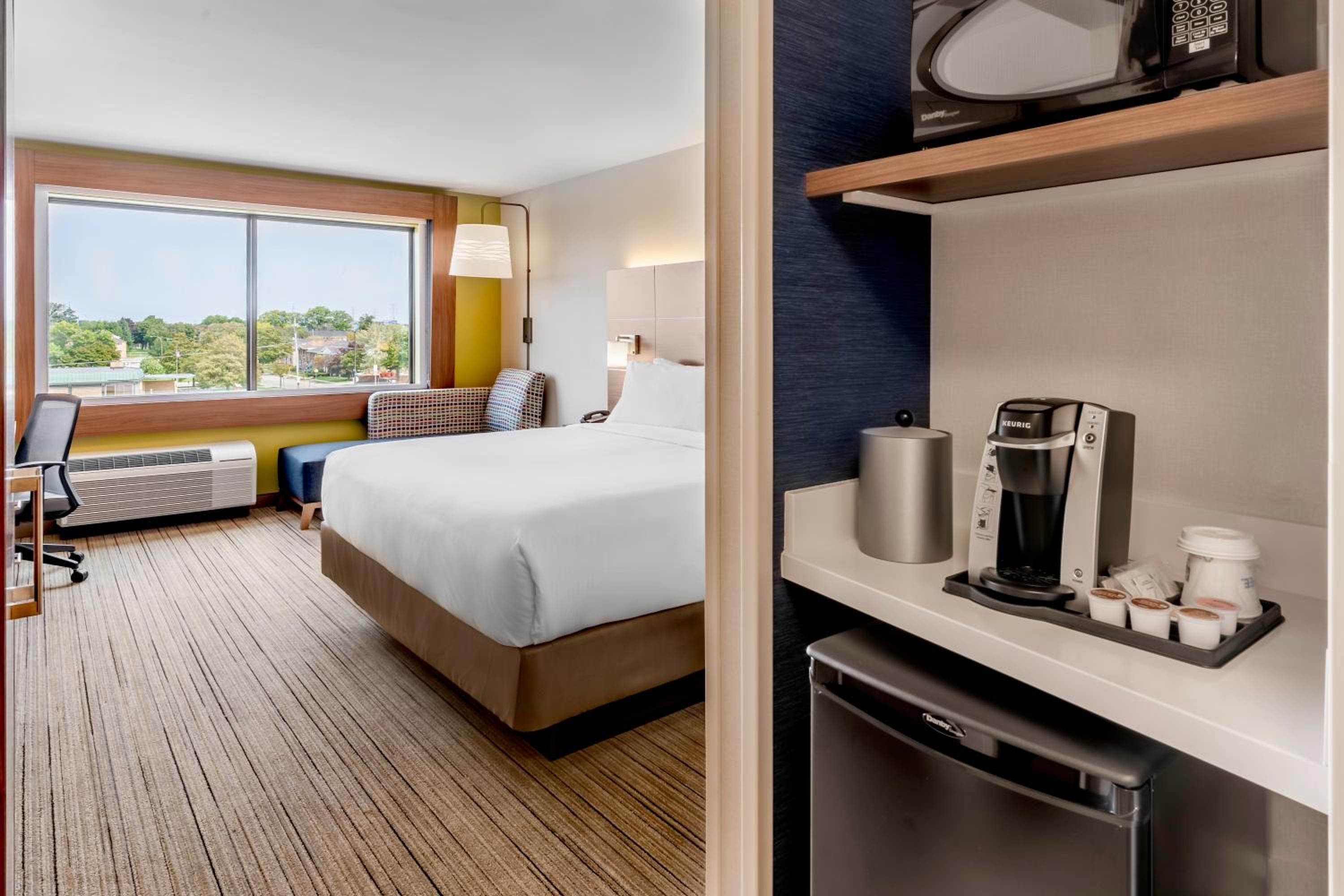 Standard King Room - Photo 1