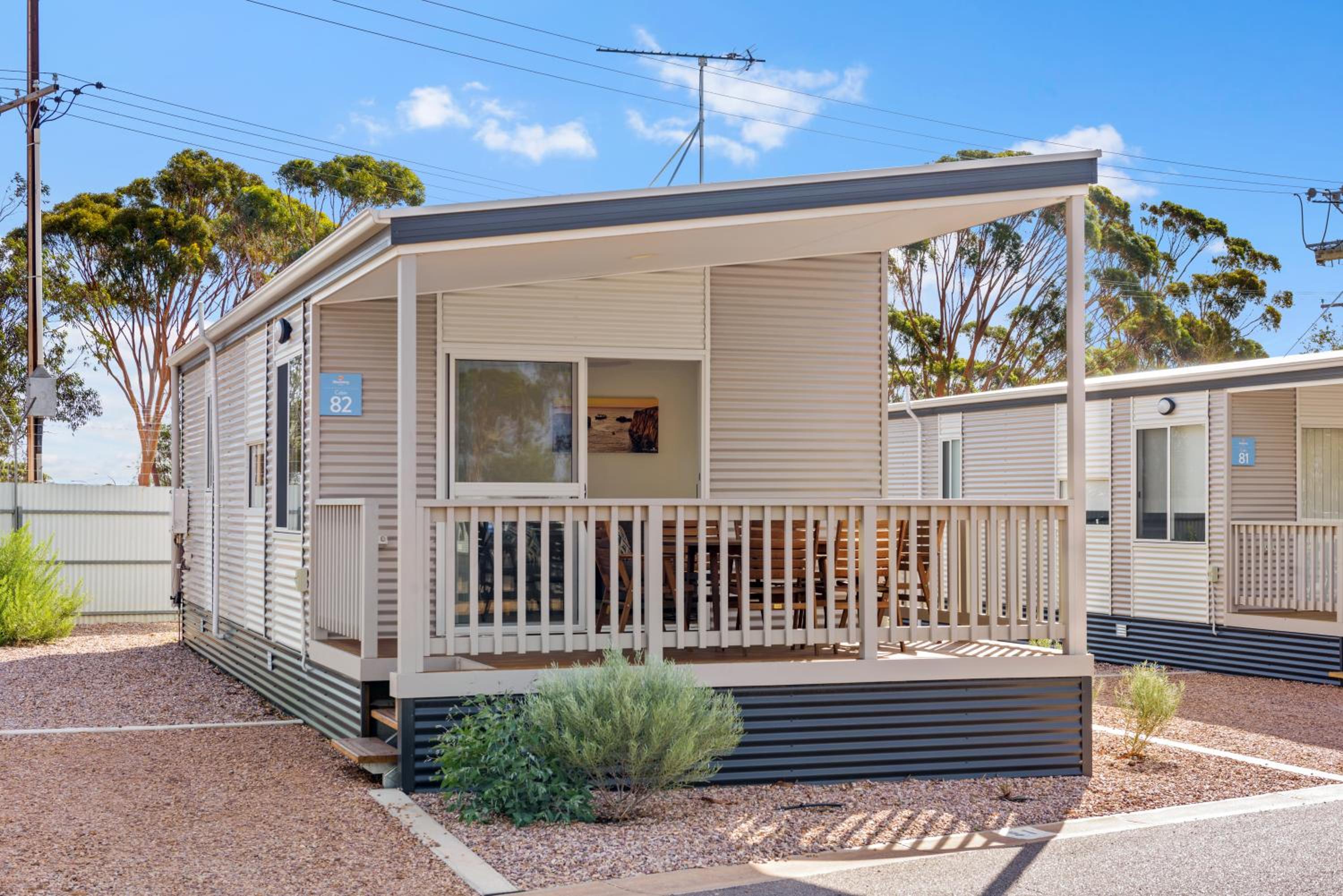 Deluxe 2 Bedroom Cabin - Sleeps 4 - Photo 8