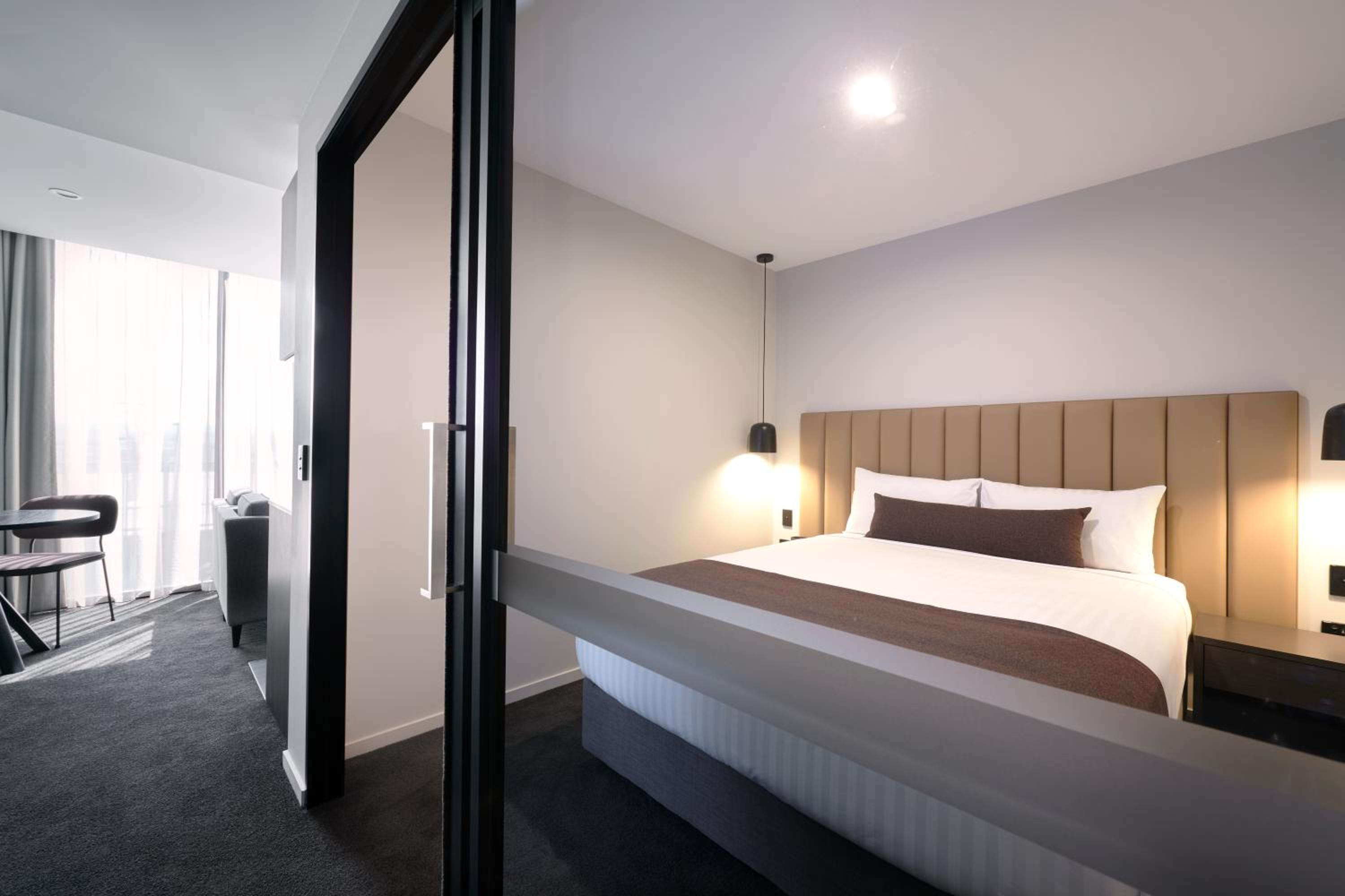 One-Bedroom Apartment - Photo 3