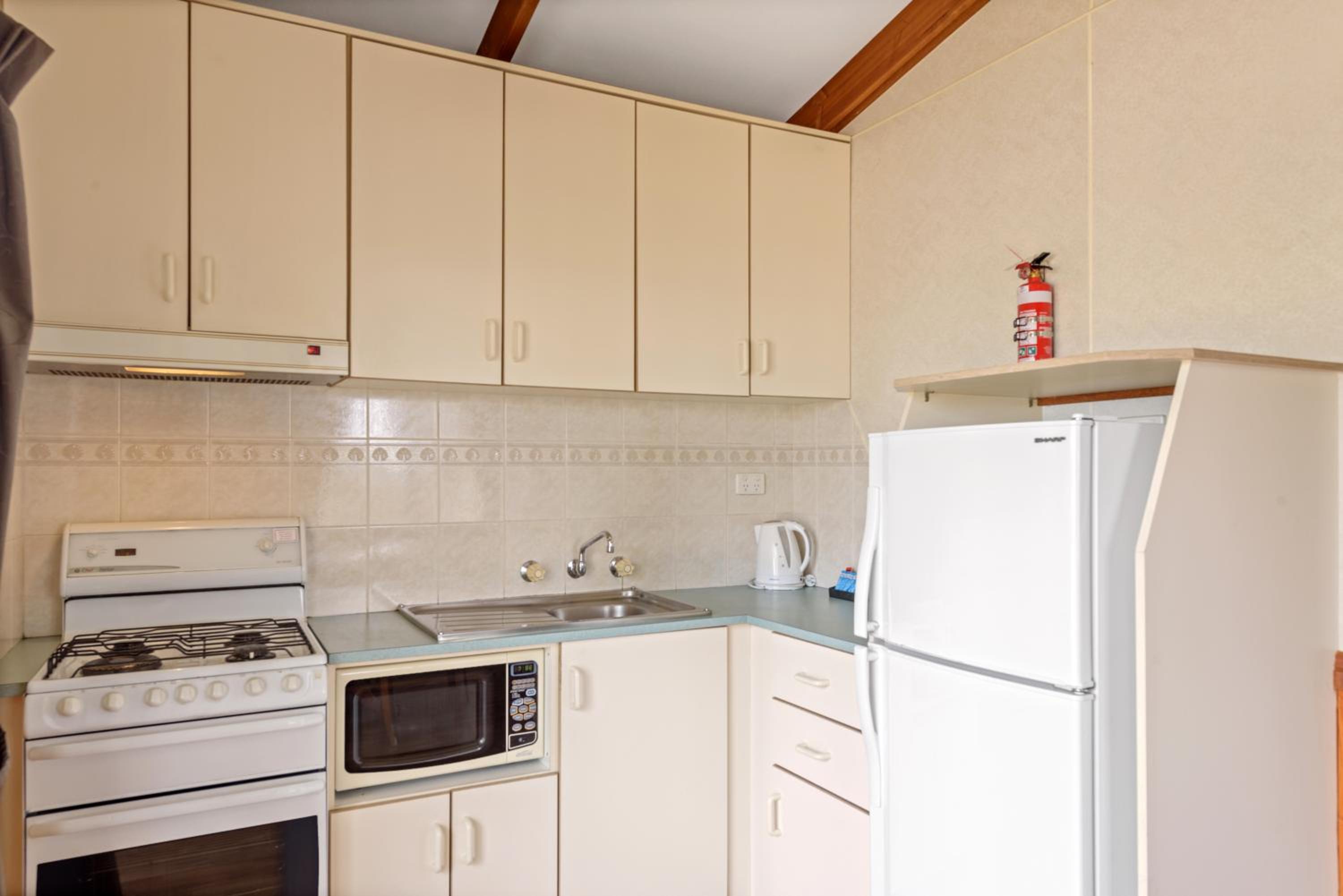 Standard 2 Bedroom Cabin - Sleeps 4 - Photo 4