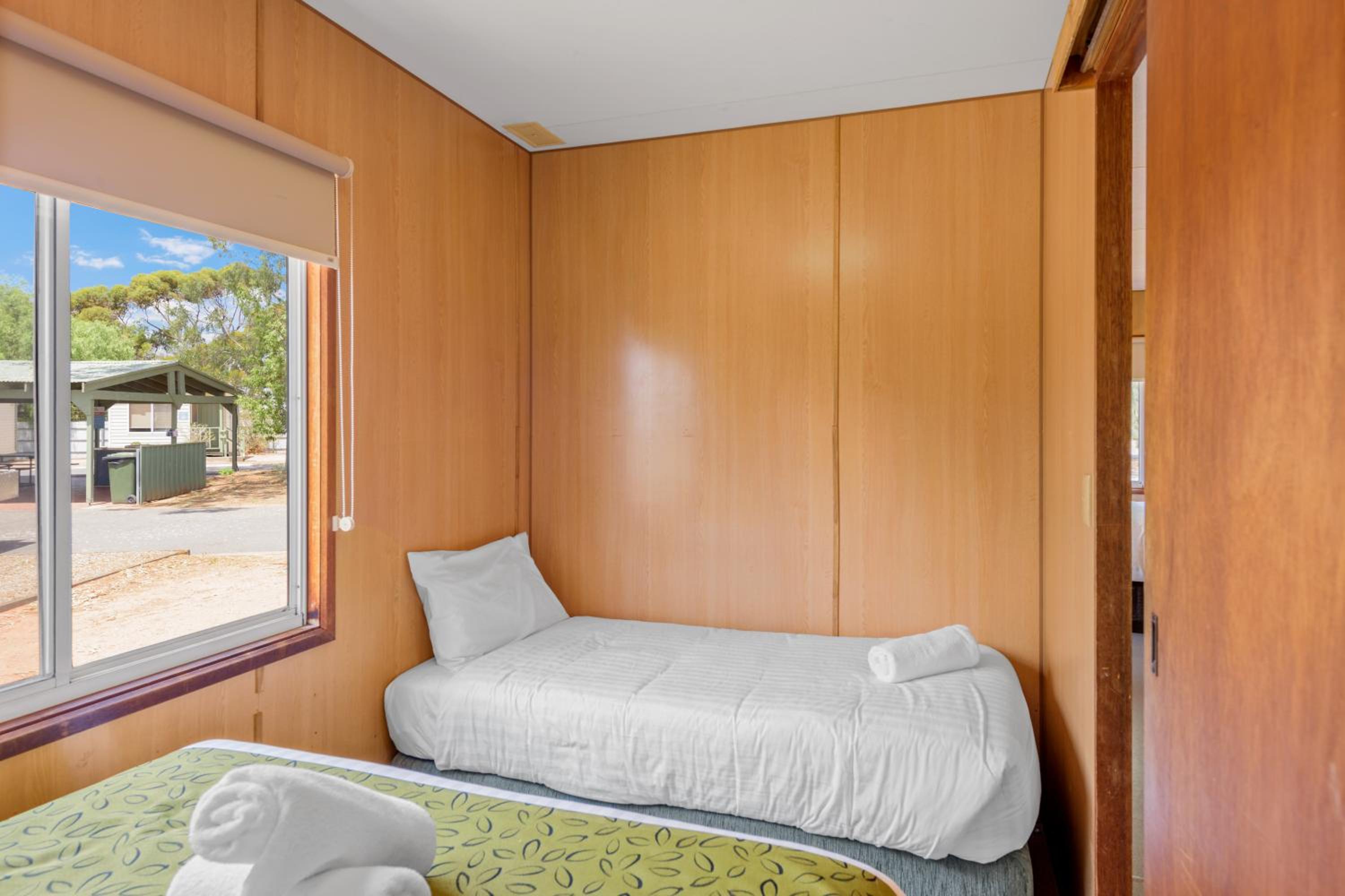 Economy 1 Bedroom Cabin - Sleeps 5 - Pet Friendly - Photo 3