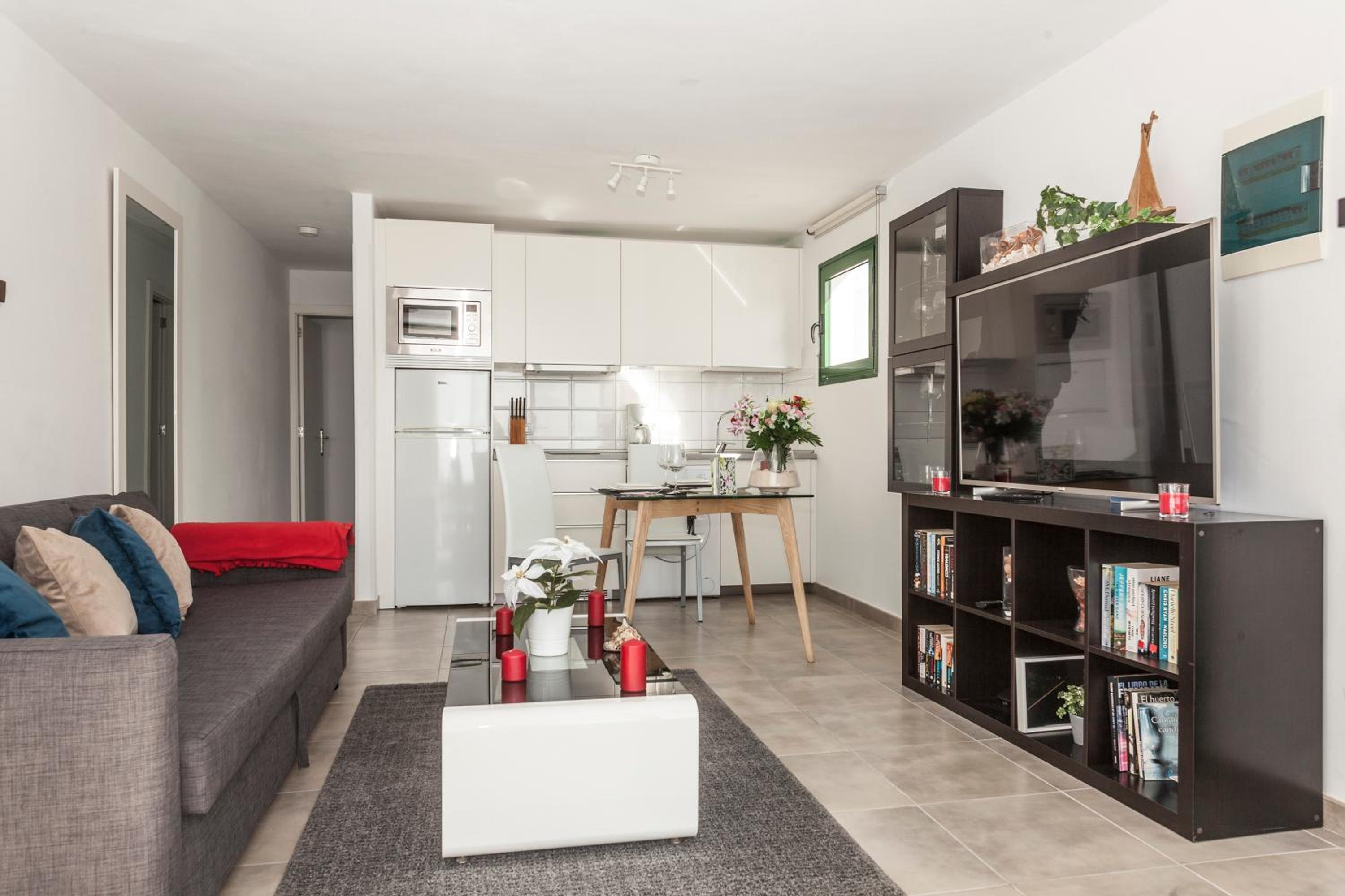 Apartamento de una habitación con balcón