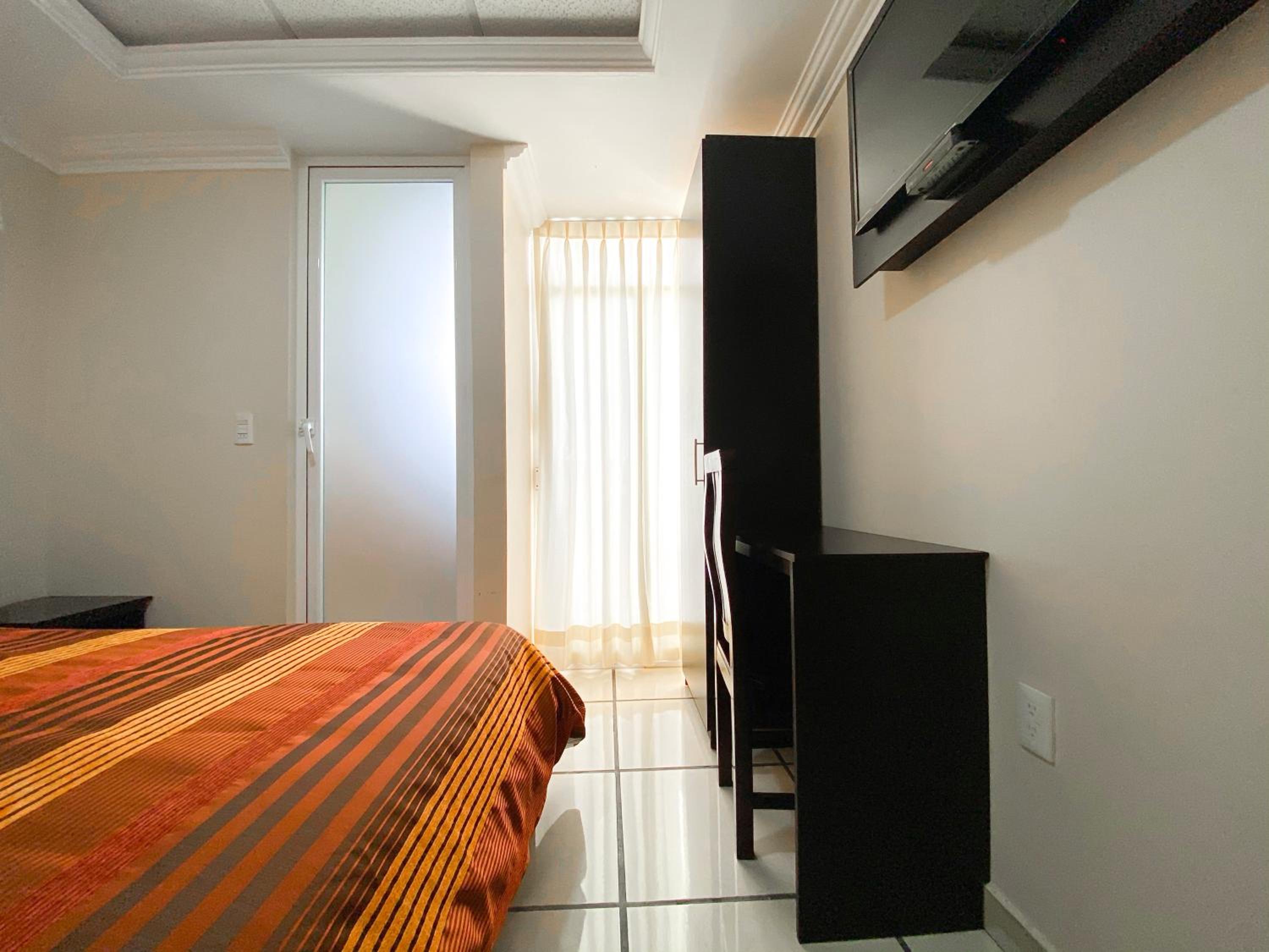 Budget Double Room photo 3