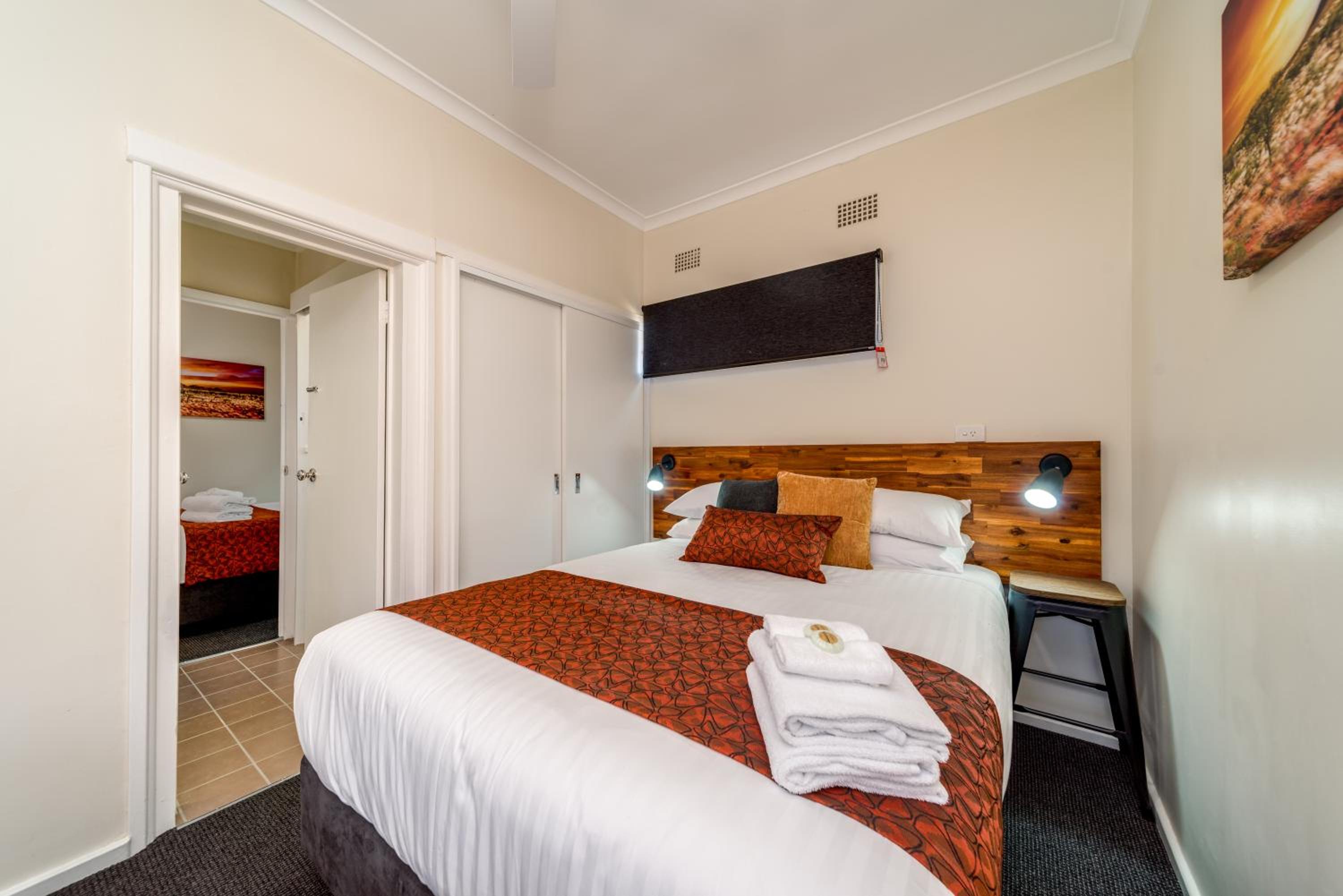 Economy Quadruple Room - Photo 6