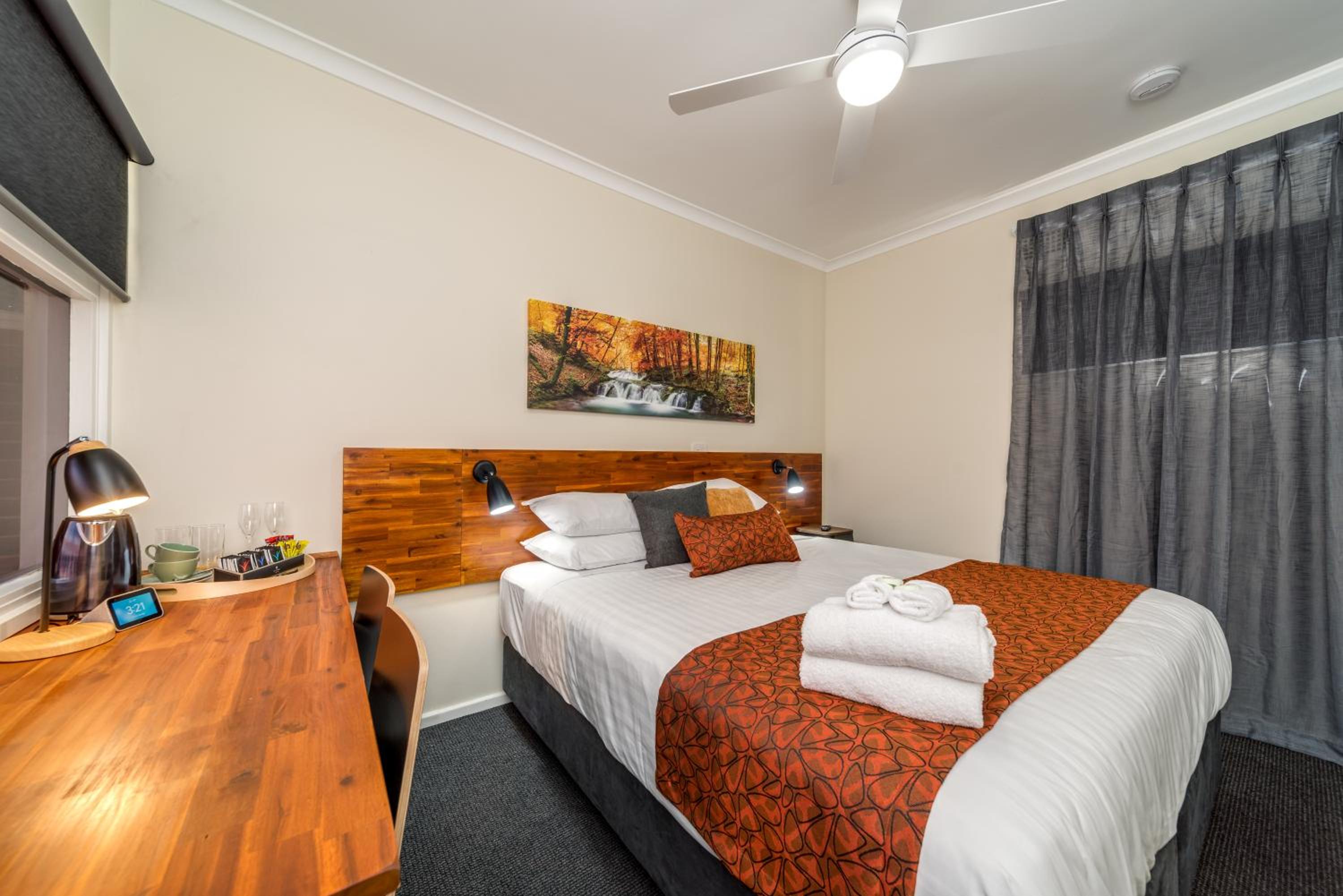 Standard King Room - Photo 3